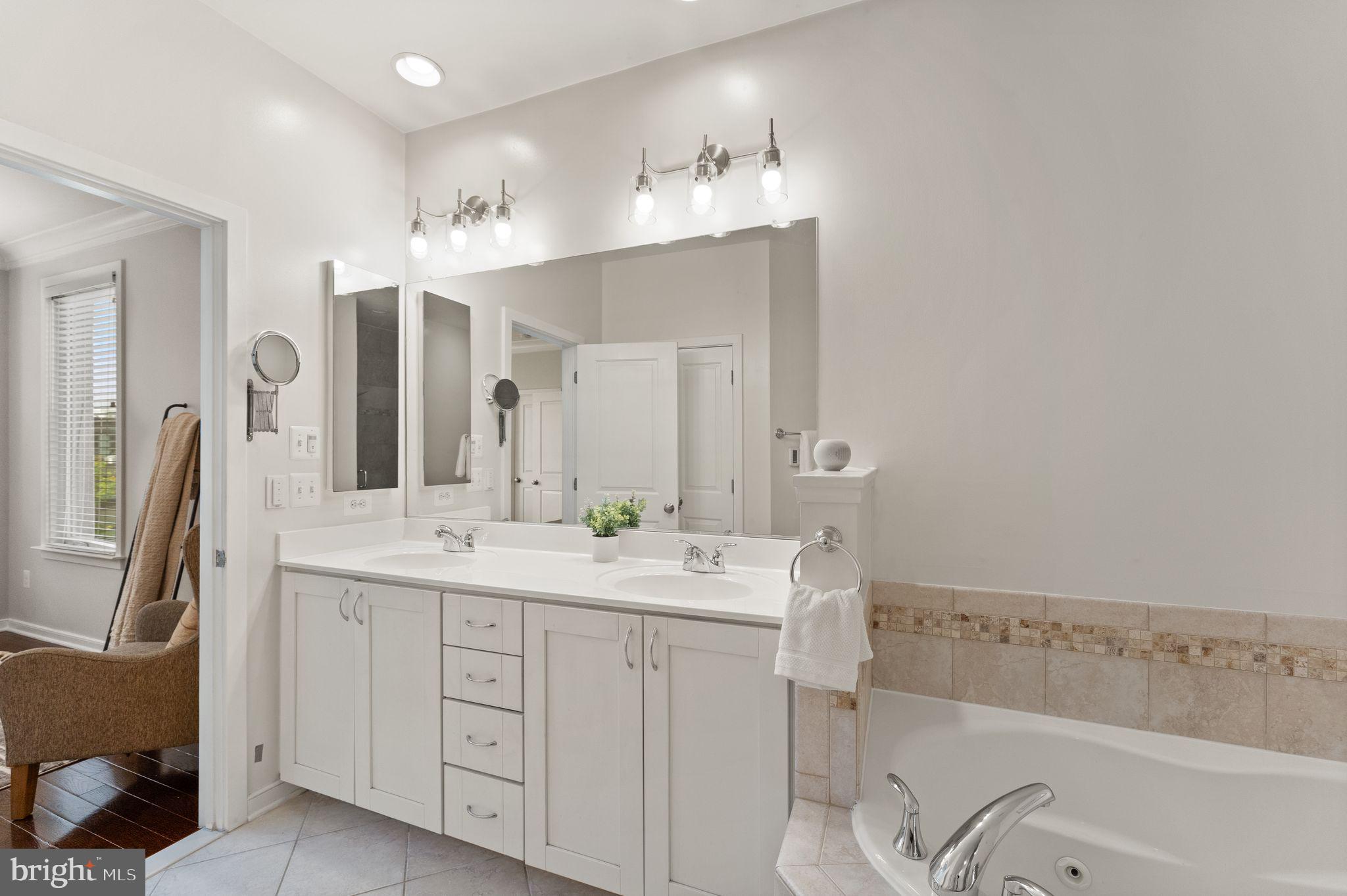 MOSAIC AT MERRIFIELD - Residential