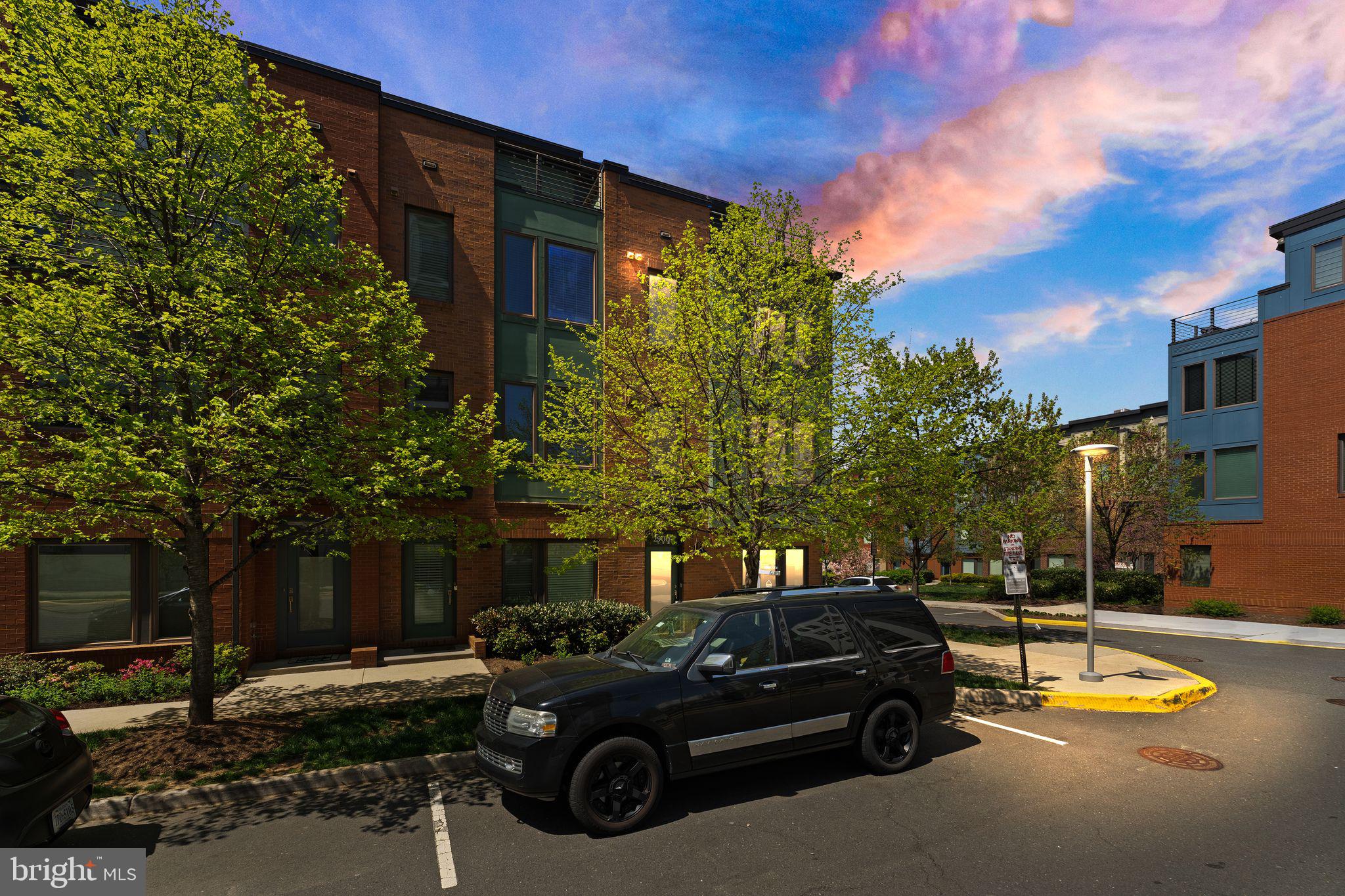 MOSAIC AT MERRIFIELD - Residential