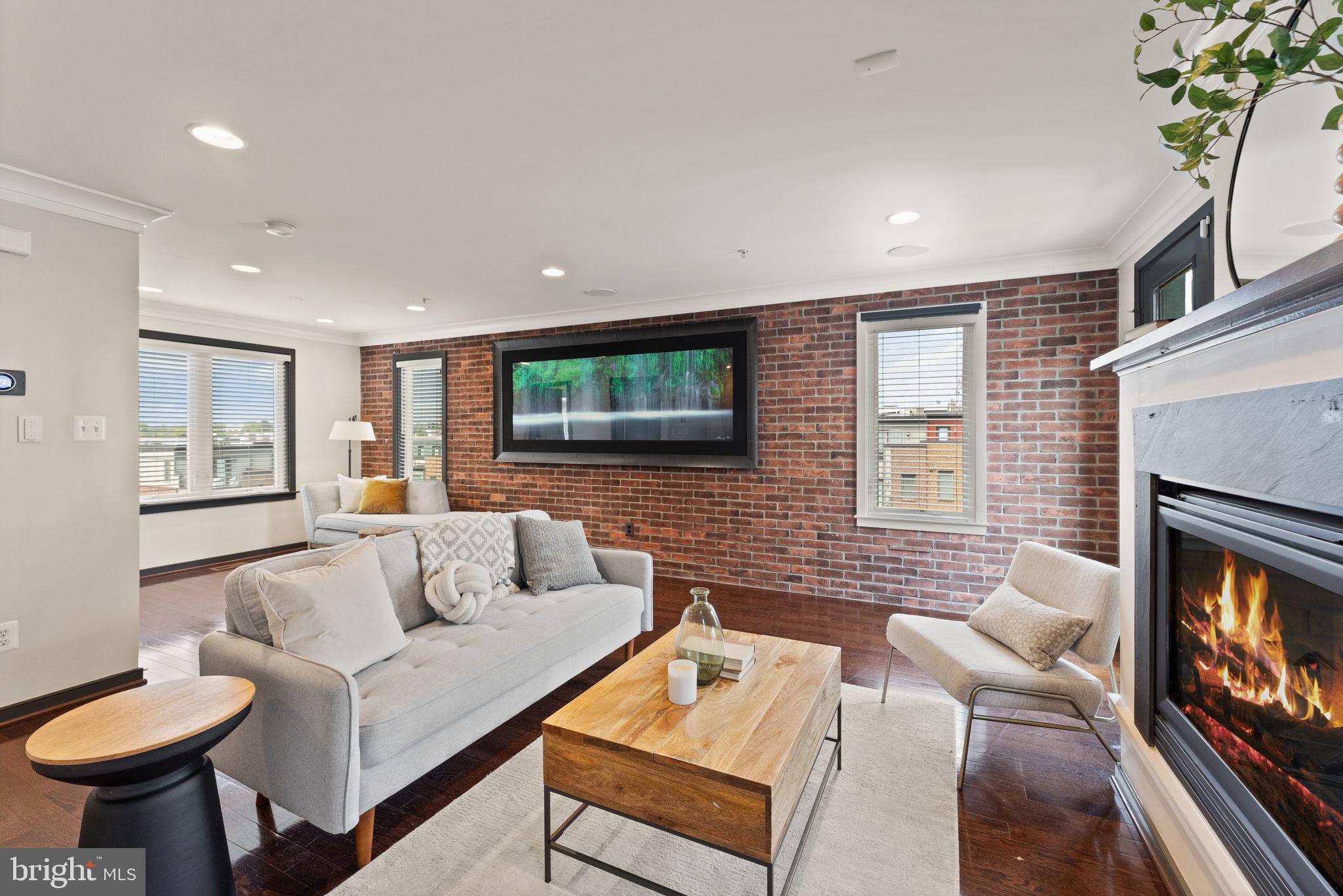 MOSAIC AT MERRIFIELD - Residential