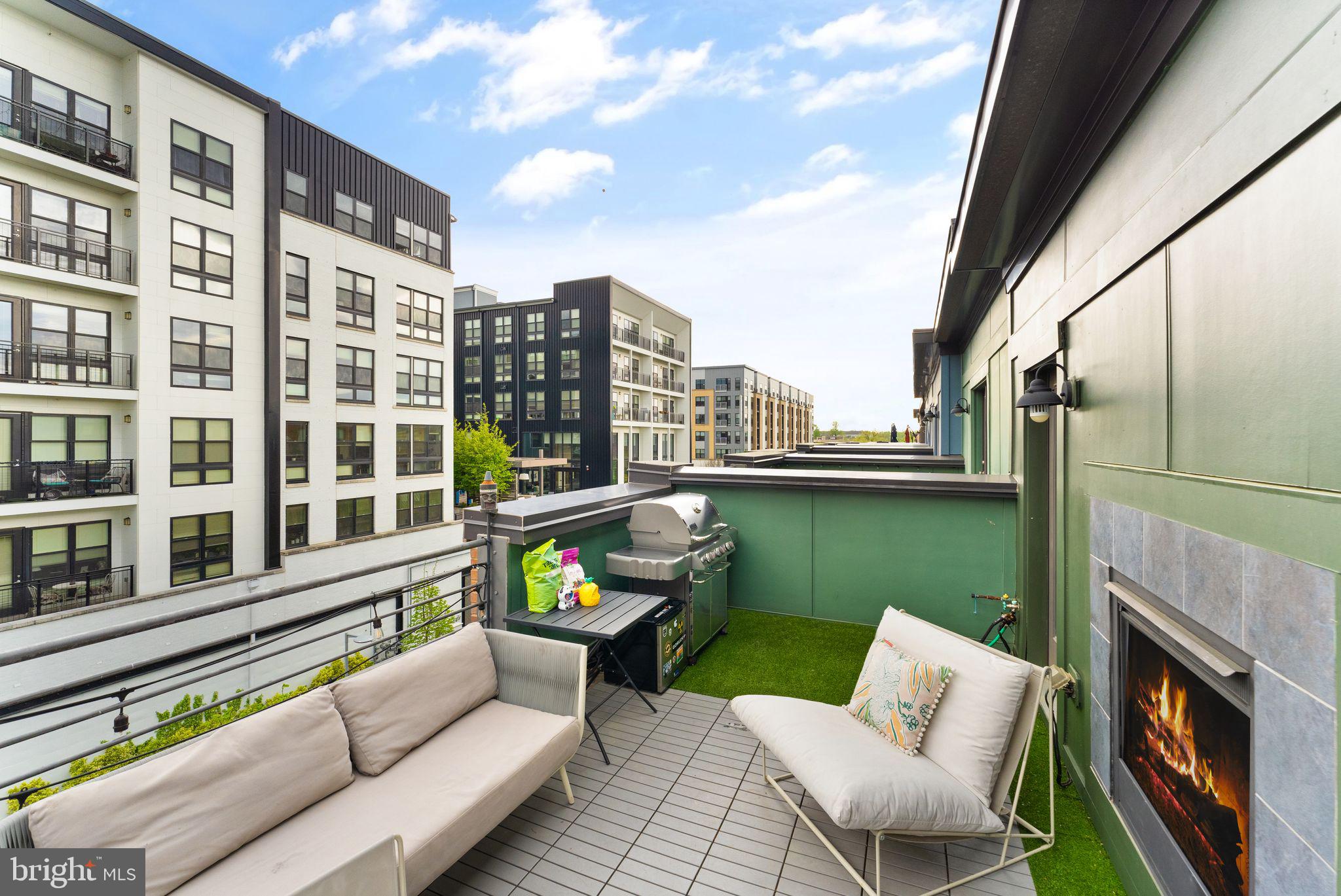 MOSAIC AT MERRIFIELD - Residential