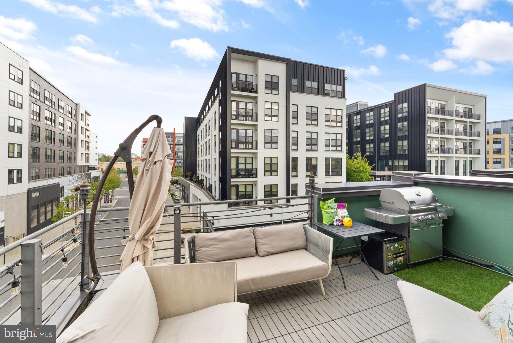 MOSAIC AT MERRIFIELD - Residential