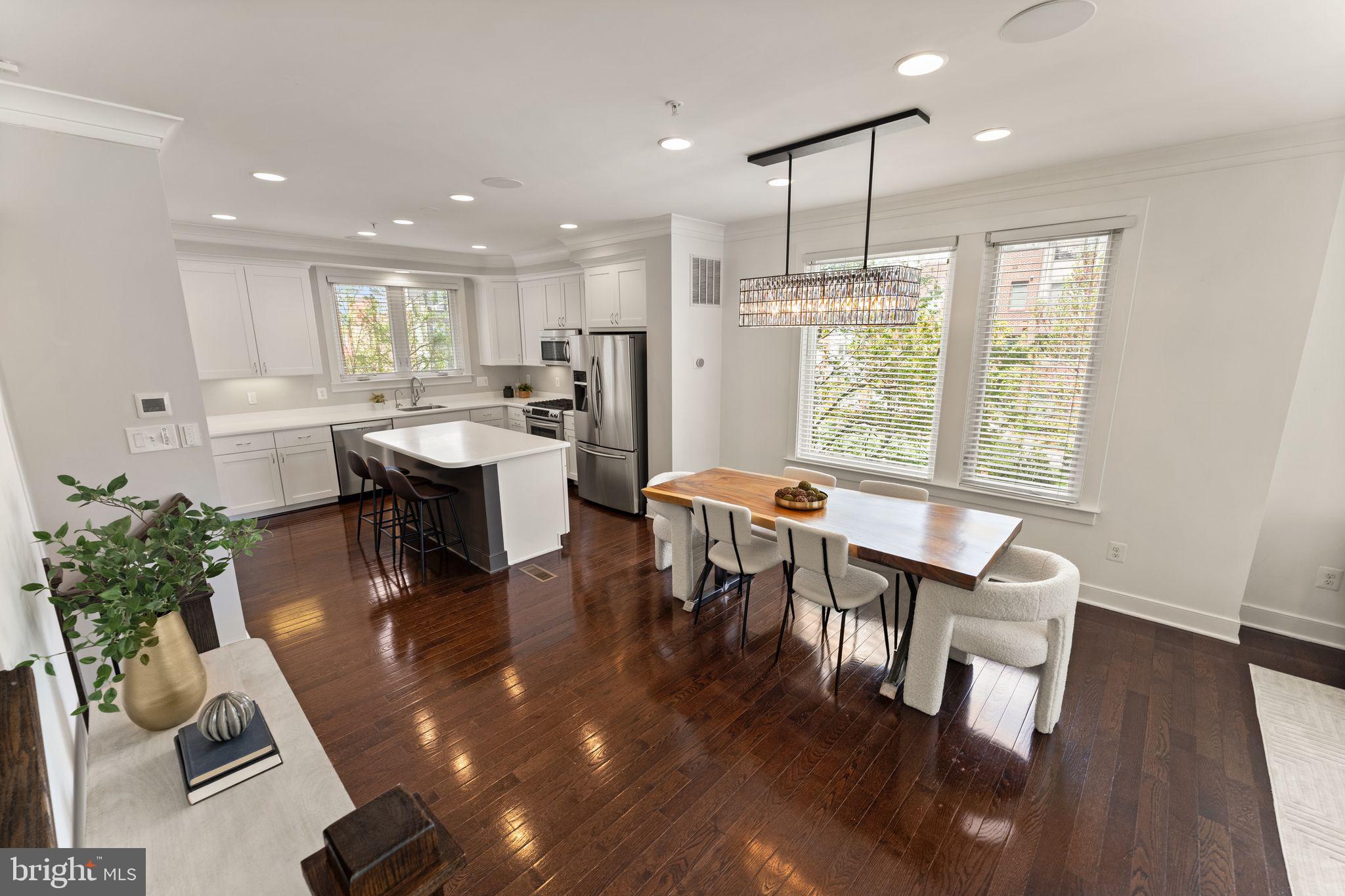 MOSAIC AT MERRIFIELD - Residential