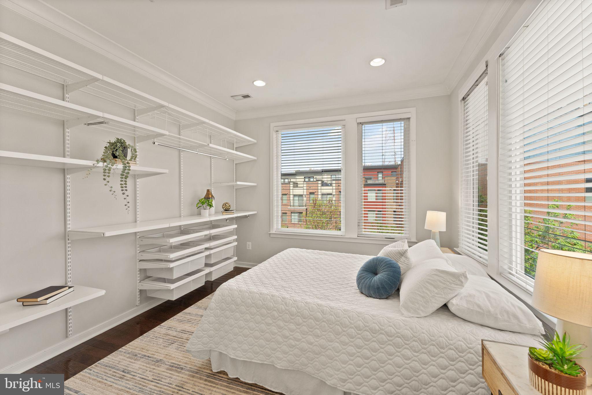 MOSAIC AT MERRIFIELD - Residential