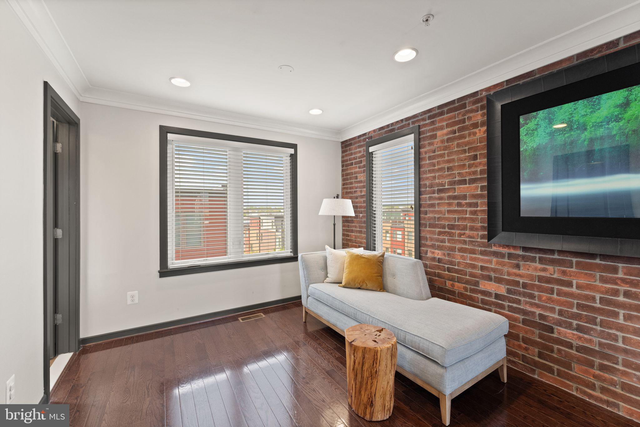 MOSAIC AT MERRIFIELD - Residential