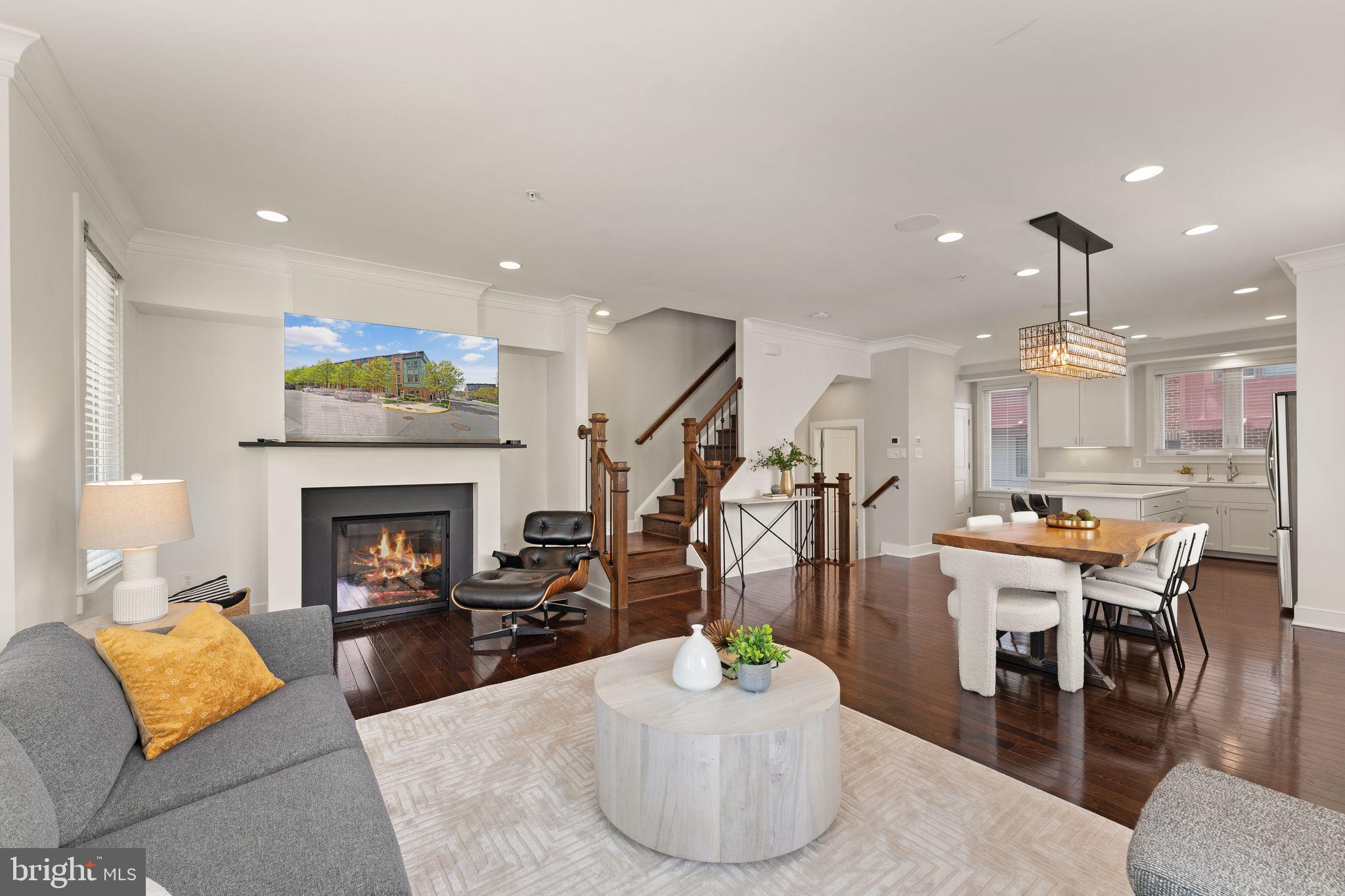 MOSAIC AT MERRIFIELD - Residential