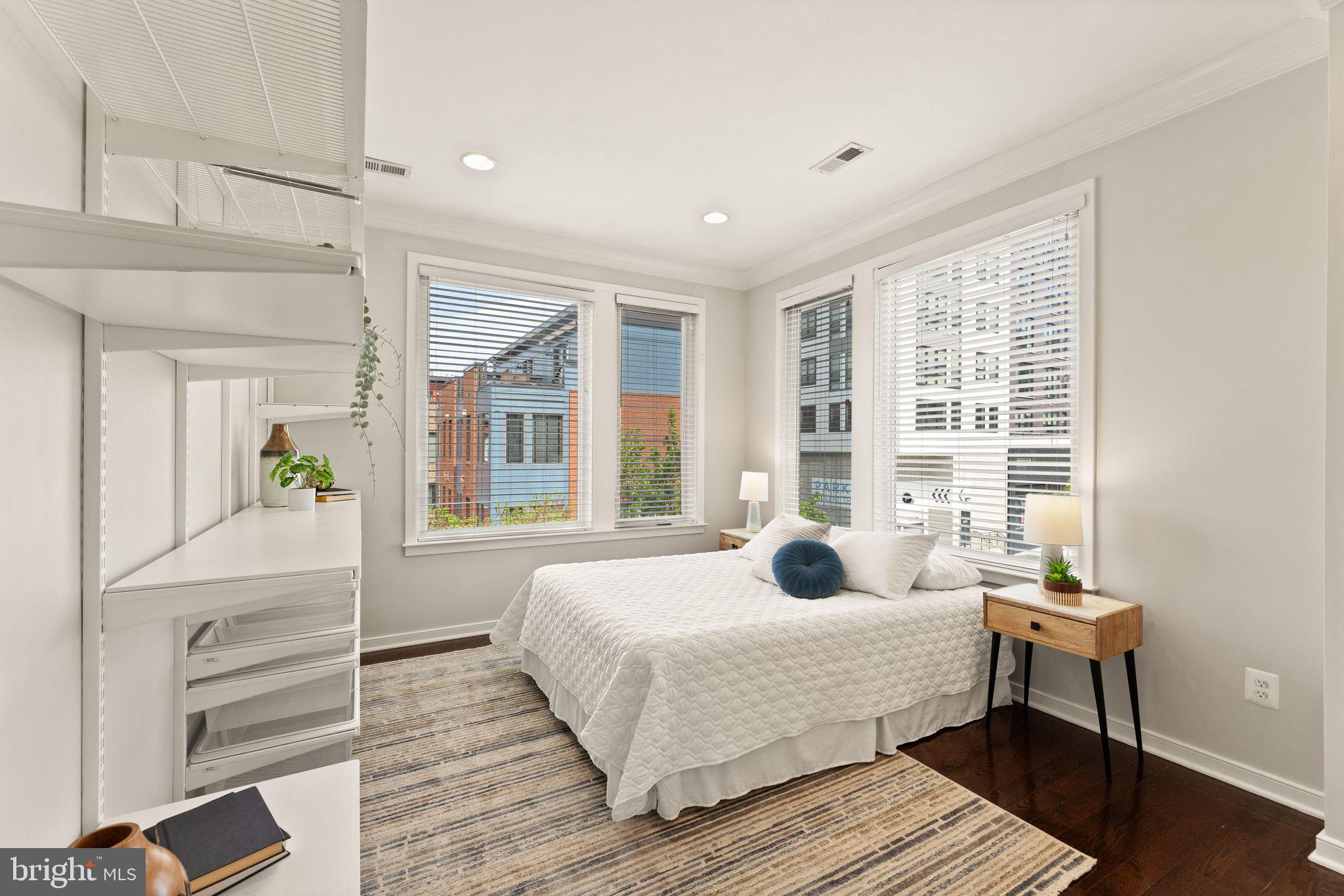 MOSAIC AT MERRIFIELD - Residential