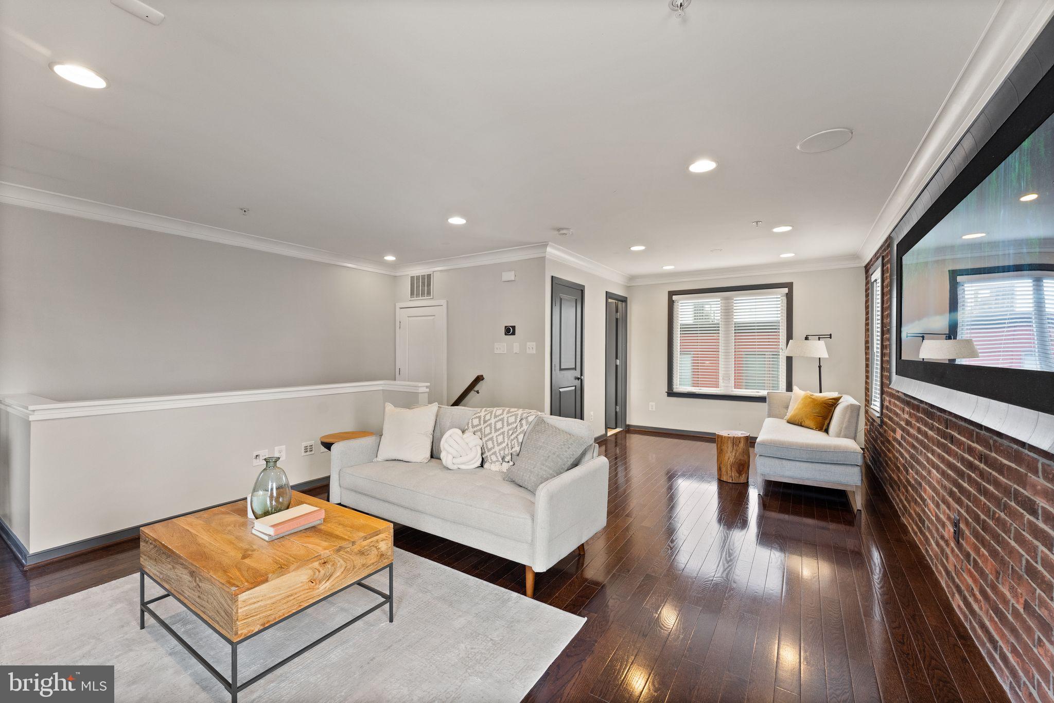 MOSAIC AT MERRIFIELD - Residential