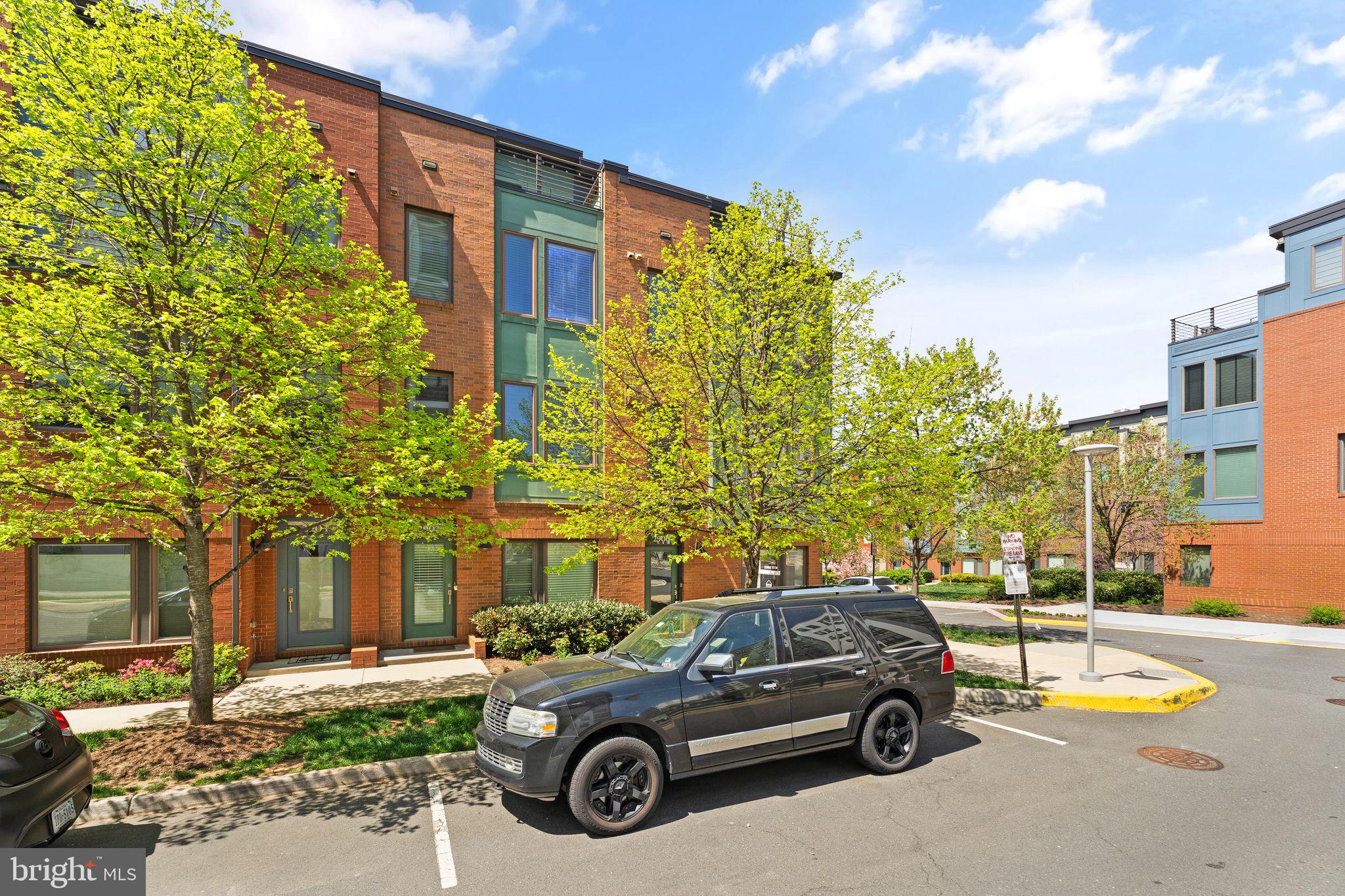 MOSAIC AT MERRIFIELD - Residential