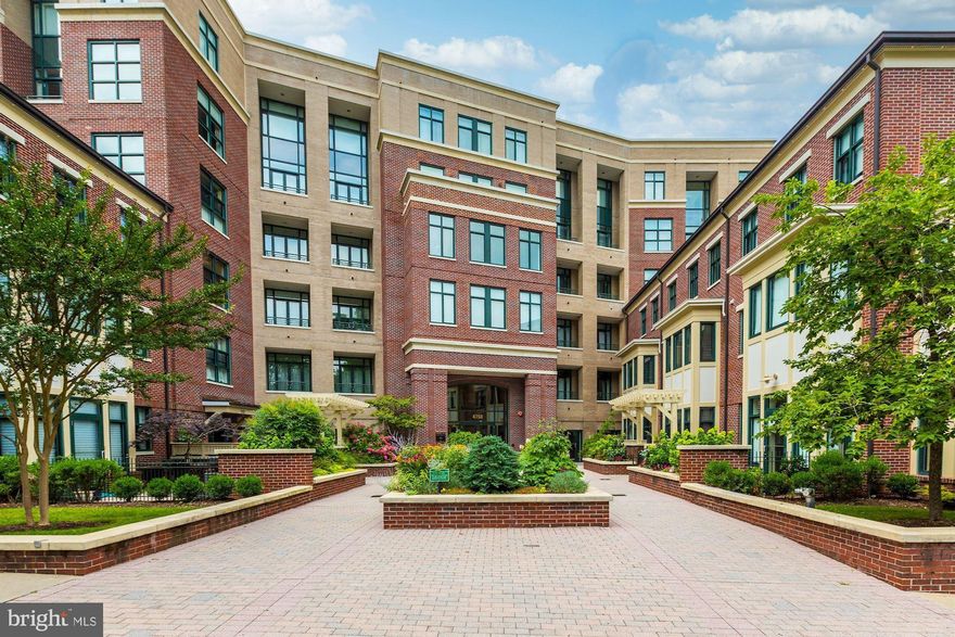 Penthouse 508 is an exceptionally rare 4,150 SF residence with a dedicated elevator and
private 1,000 SF well-landscaped rooftop terrace. The unit encompasses 3-levels accessible via internal elevator - 4 Bedrooms (2 primary suites!), 3 Full Baths and 2 Half Baths, study,
laundry room, 2nd floor sitting area and 3rd floor gallery and lounge with kitchenette.
The home underwent a meticulous $1 Million top-to-bottom renovation by award-winning architectural firm of Shinberg Levinas. The attention to detail can be seen in the various hand-selected design elements from the imported Israeli limestone to the elegant curved-wall gourmet kitchen. Enjoy the convenience and security of condo living with the square footage normally only found in large single-family homes. ​Residents can also take advantage of a front desk with concierge services to handle packages and authorize guest access. Two dedicated garage parking spaces are included. The Tenley Hill residences are located on a quiet tree lined street with protected, verdant views overlooking historic Fort Reno Park - belying the fact that you are only a few minutes' walk to the Tenleytown Metro and surrounding restaurants and shops. In the immediate vicinity you'll find amenities such as the neighborhood Whole Foods, Starbucks, and just a few short minutes down the road in one direction is an abundance of World-class shopping and dining options at Friendship Heights/Chevy Chase and in the other direction is the soon to be open Wegmans and other retail shops. And steps away are a number of tennis courts and a large indoor pool.​