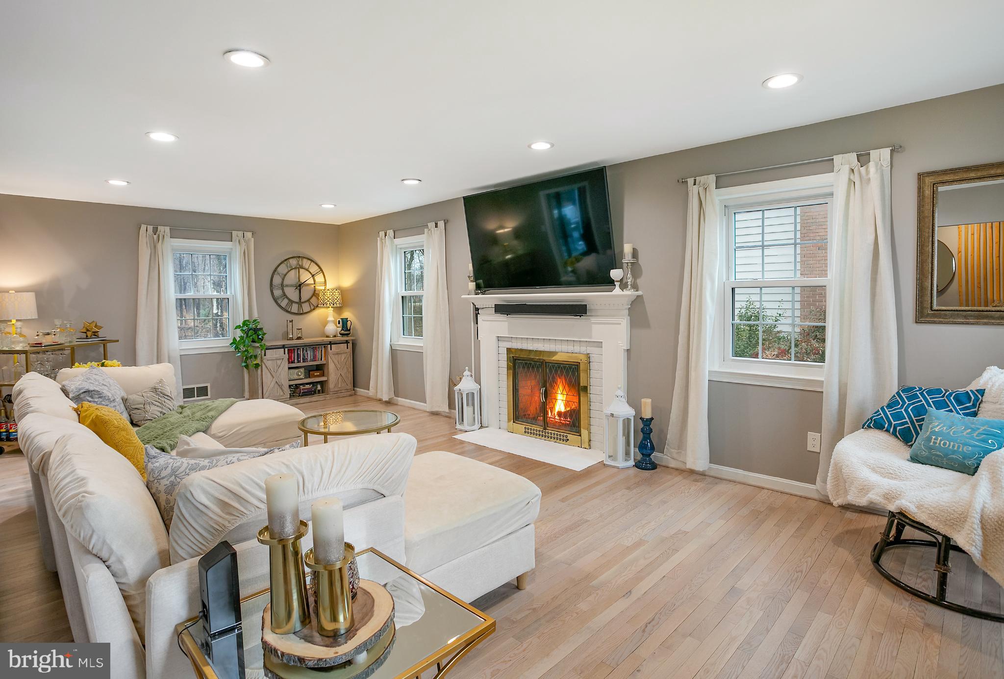 HAYFIELD FARM - Residential