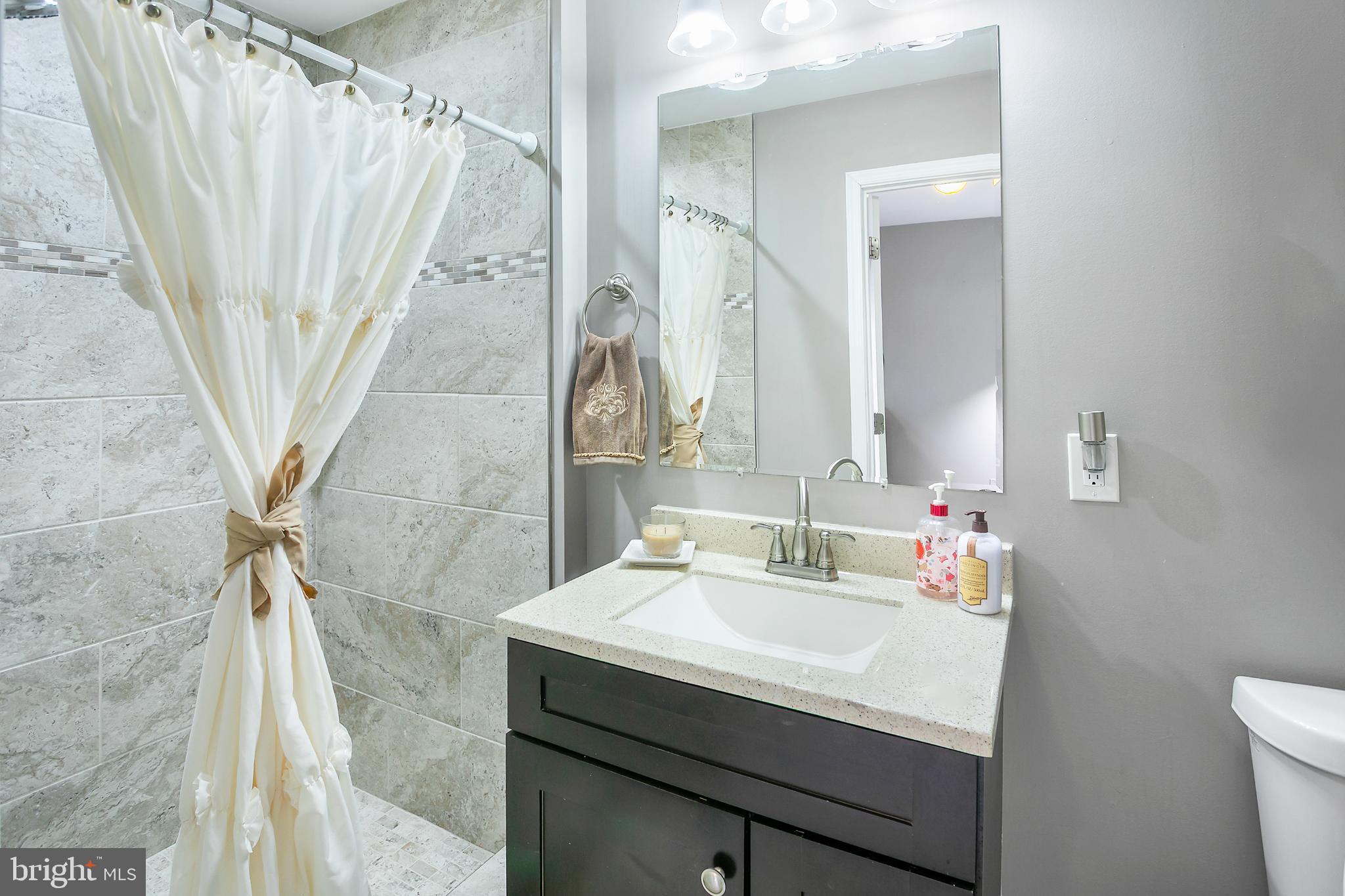 HAYFIELD FARM - Residential