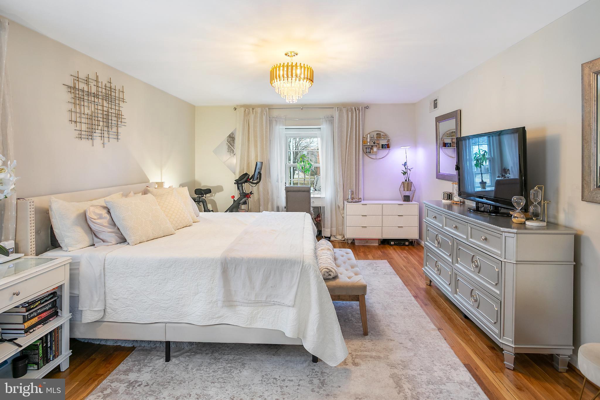 HAYFIELD FARM - Residential