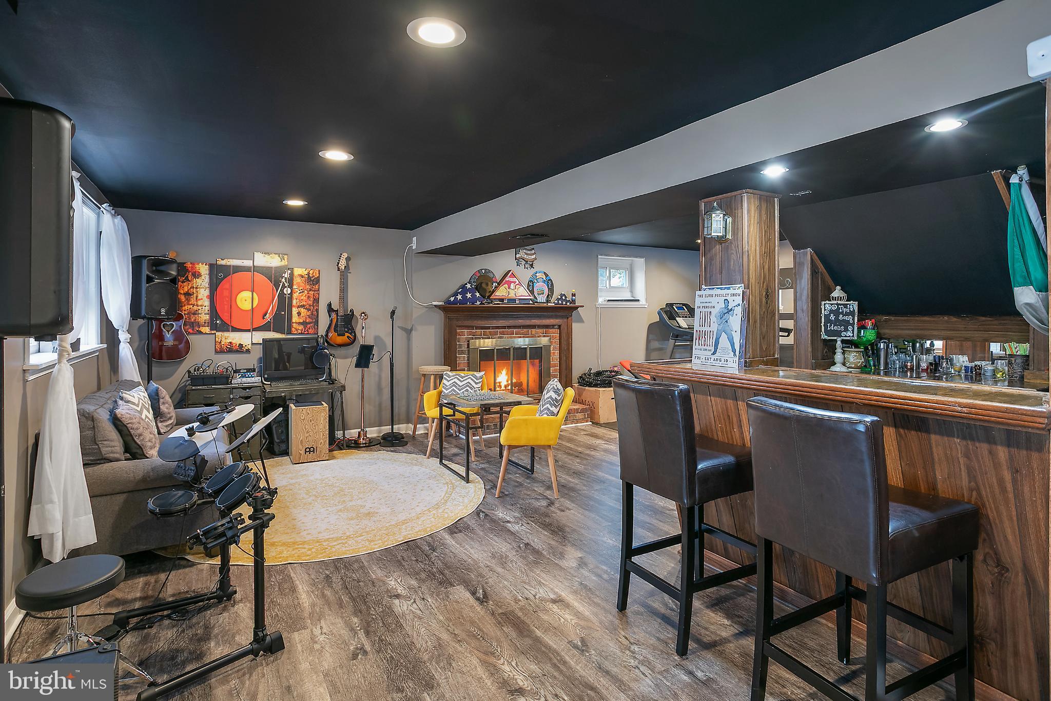 HAYFIELD FARM - Residential