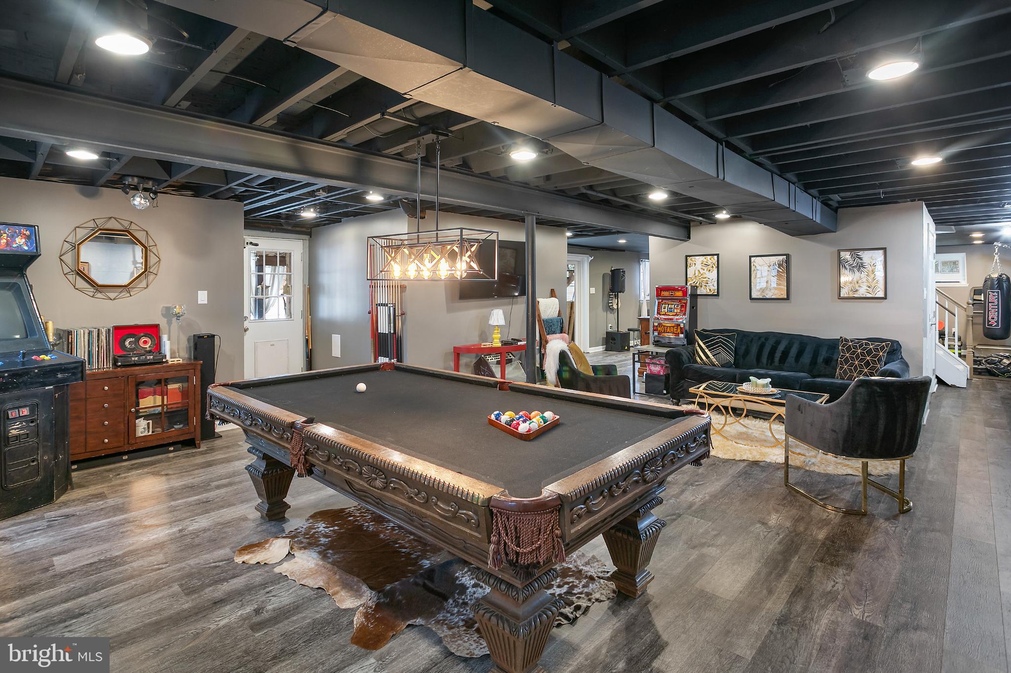 HAYFIELD FARM - Residential