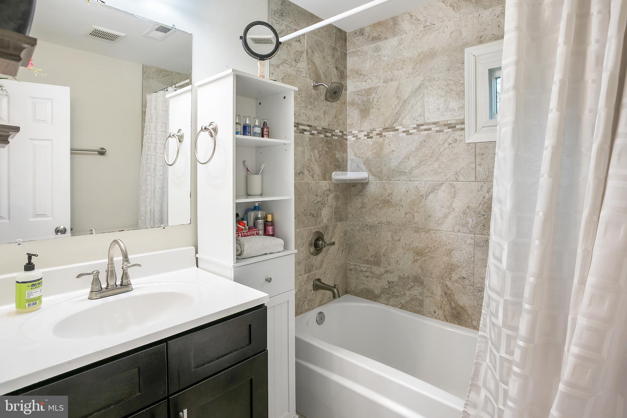 HAYFIELD FARM - Residential