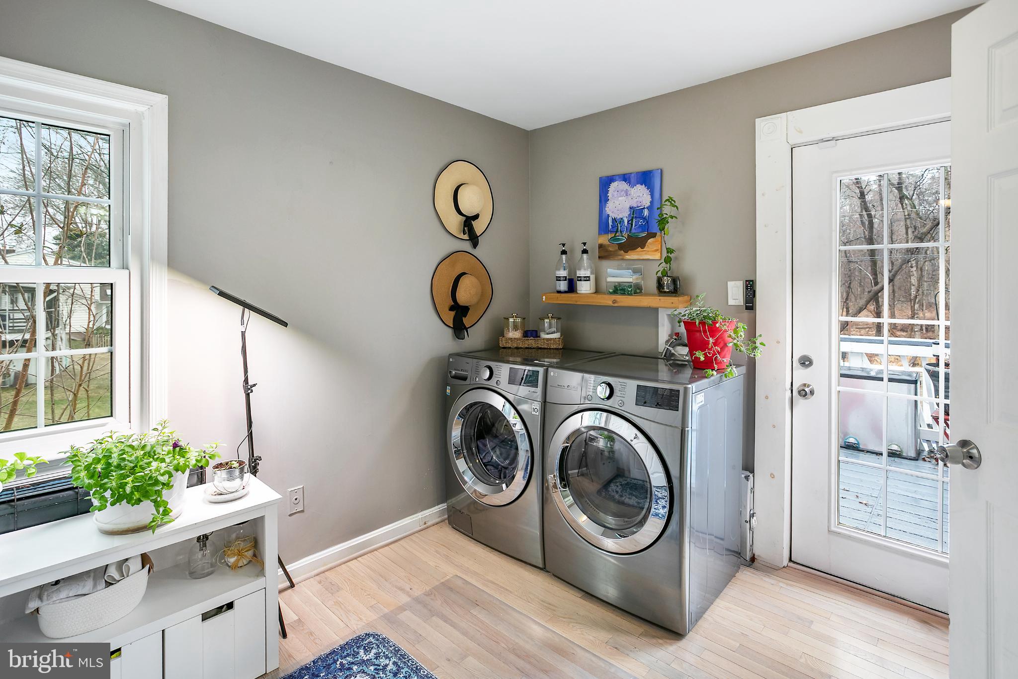 HAYFIELD FARM - Residential