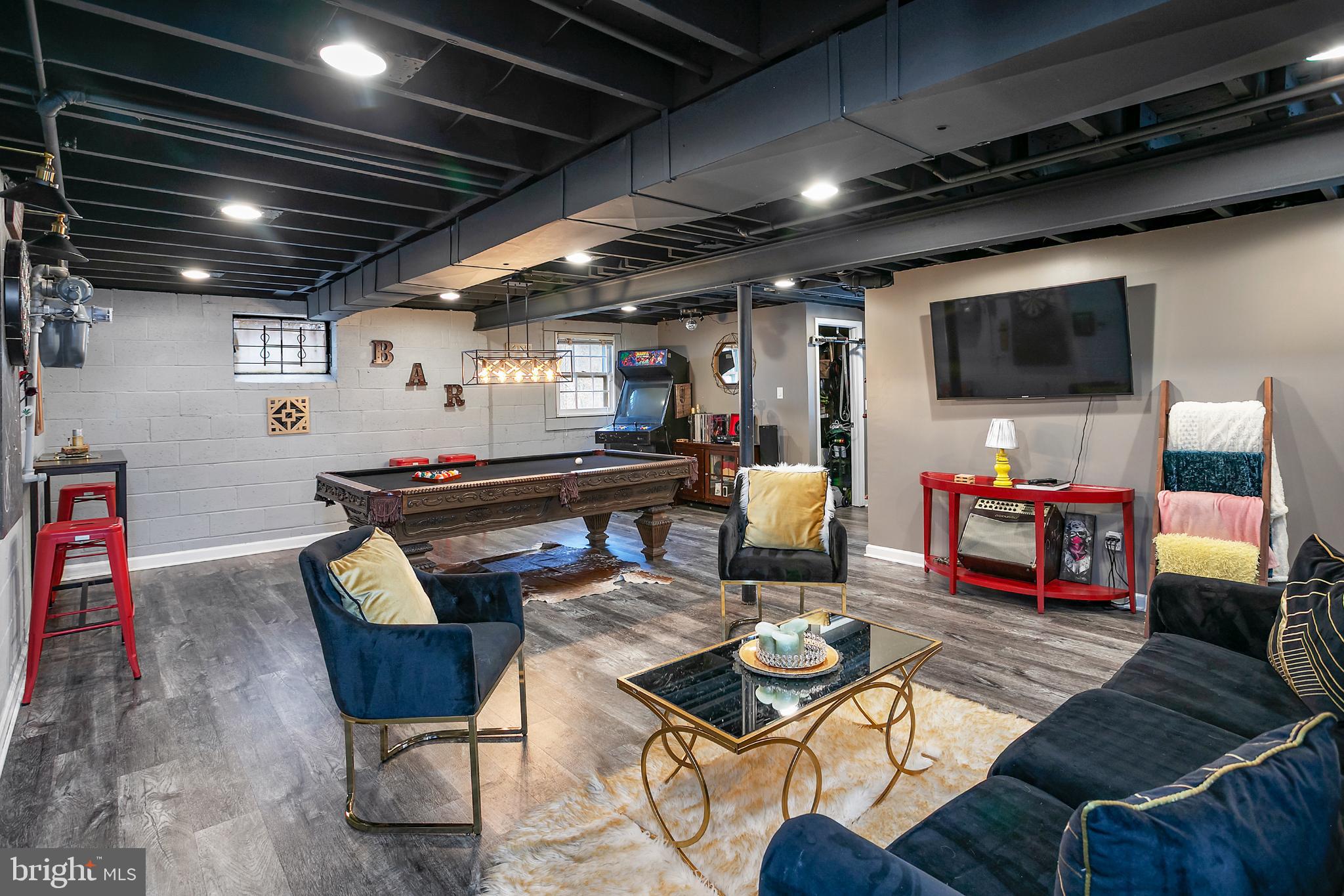 HAYFIELD FARM - Residential