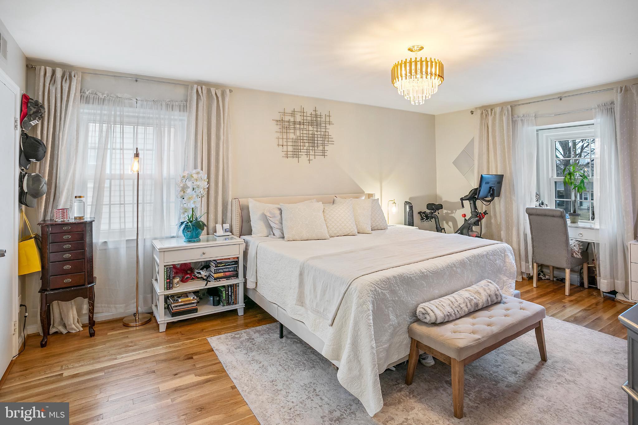 HAYFIELD FARM - Residential