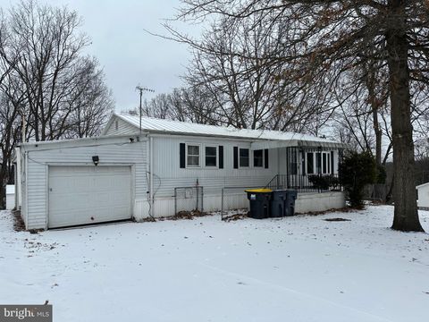 1063 CHESTNUT STREET POTTSVILLE PA 17901