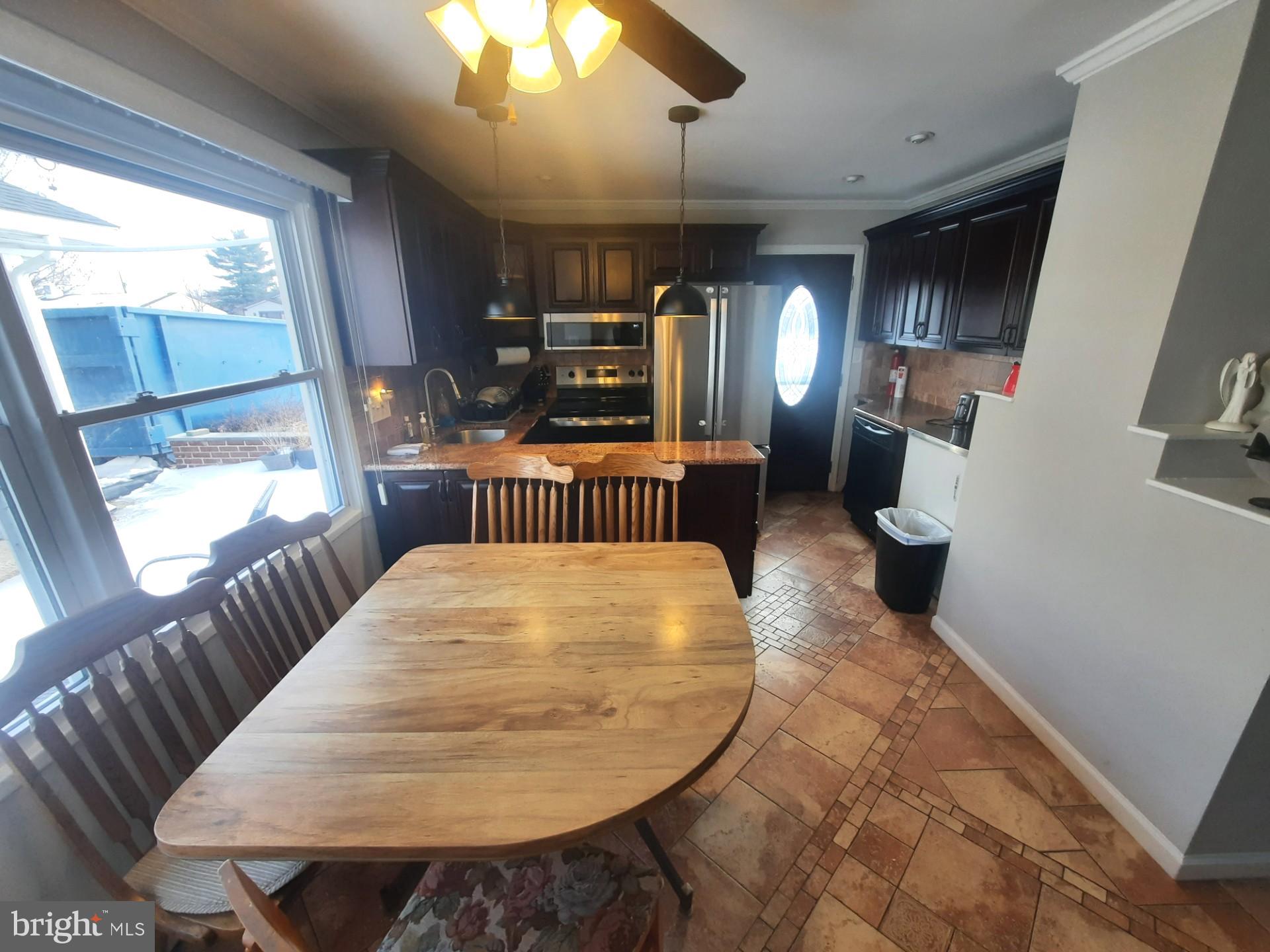 LAKESIDE - Residential