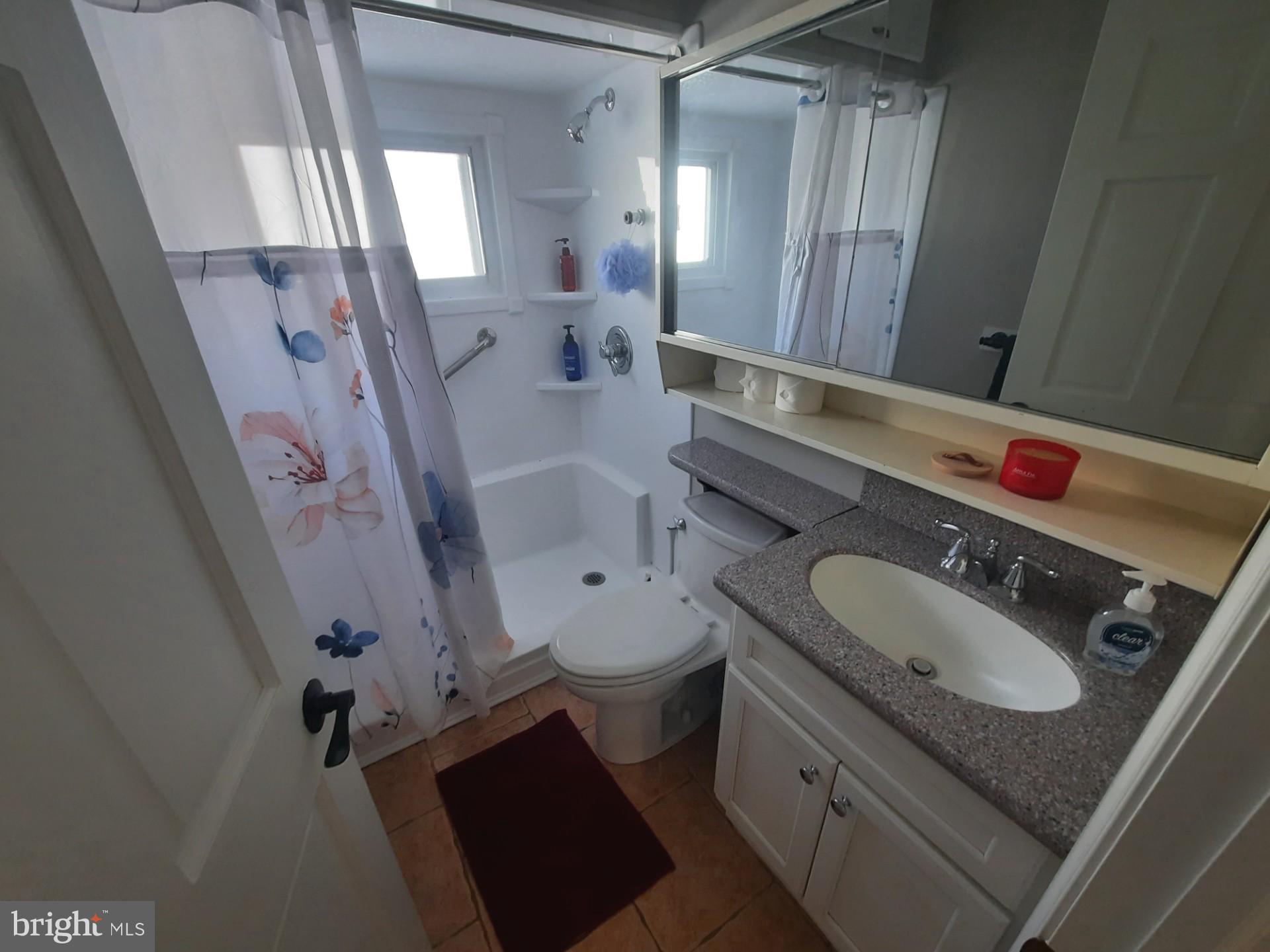 LAKESIDE - Residential