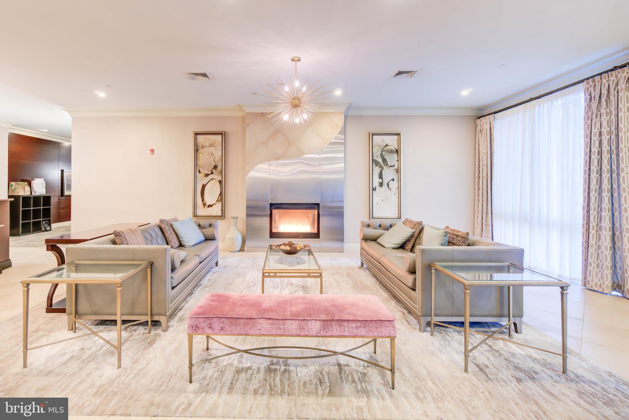 MIDTOWN ALEXANDRIA STATION CONDOMINIUM - Residential Lease