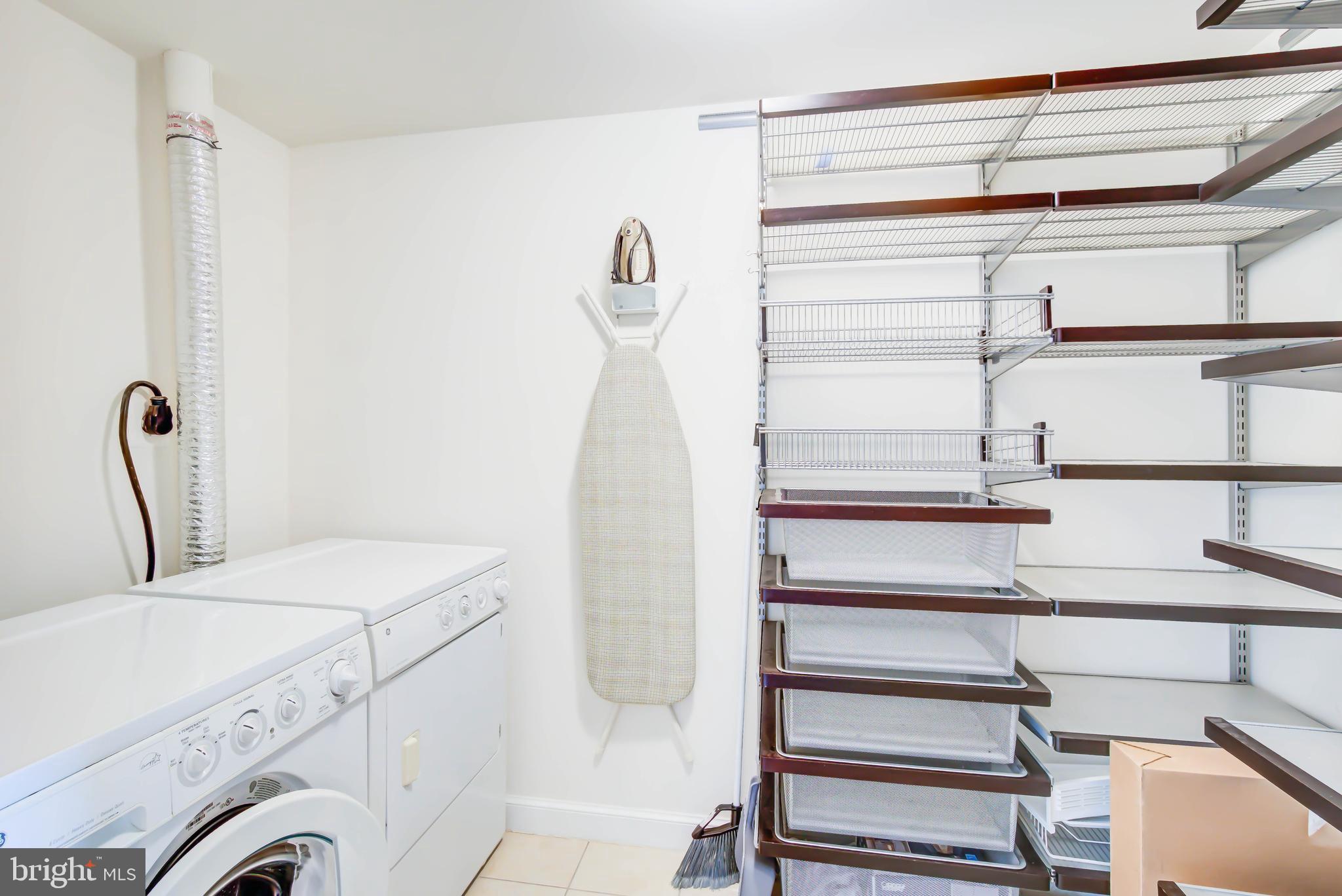 MIDTOWN ALEXANDRIA STATION CONDOMINIUM - Residential Lease