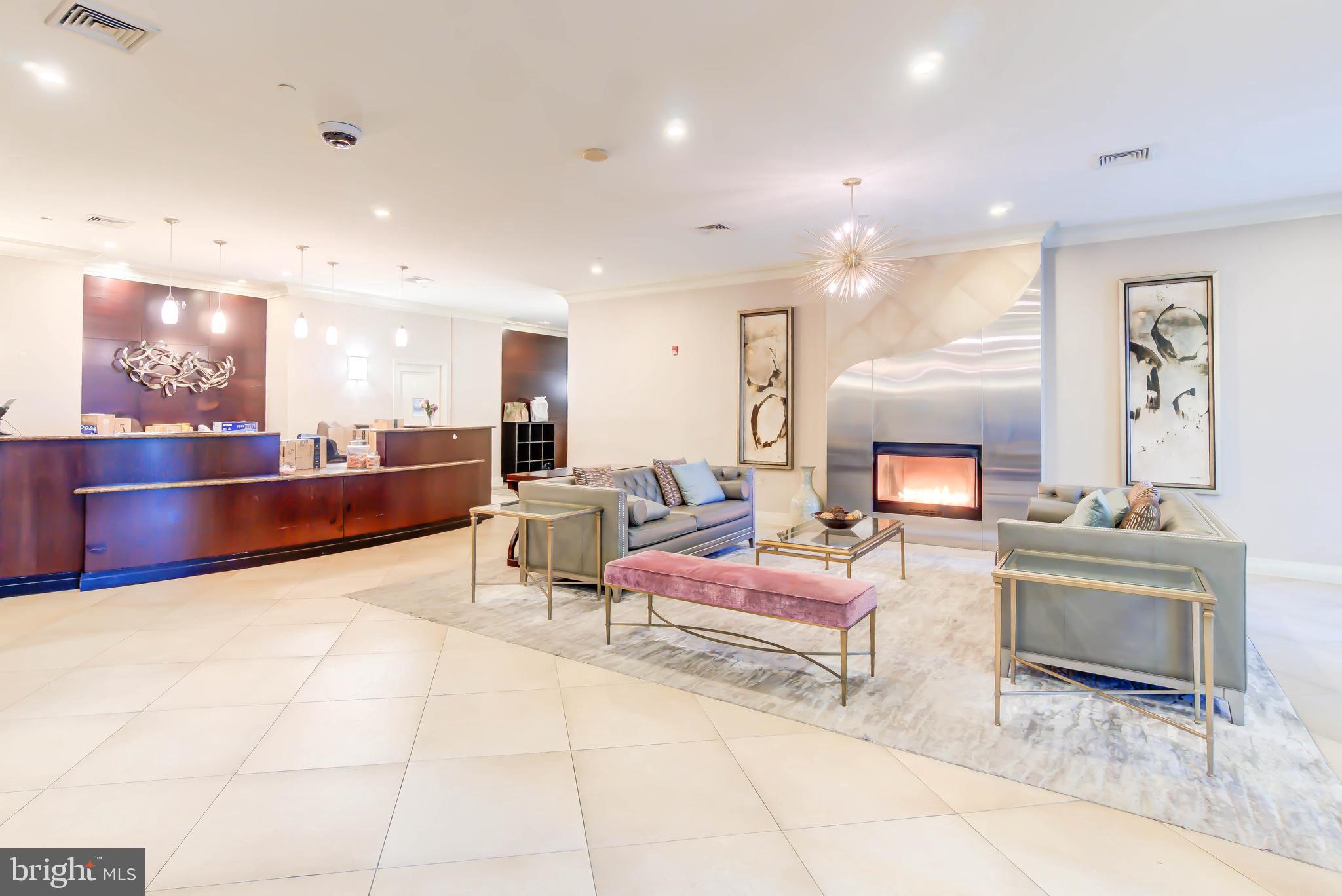 MIDTOWN ALEXANDRIA STATION CONDOMINIUM - Residential Lease