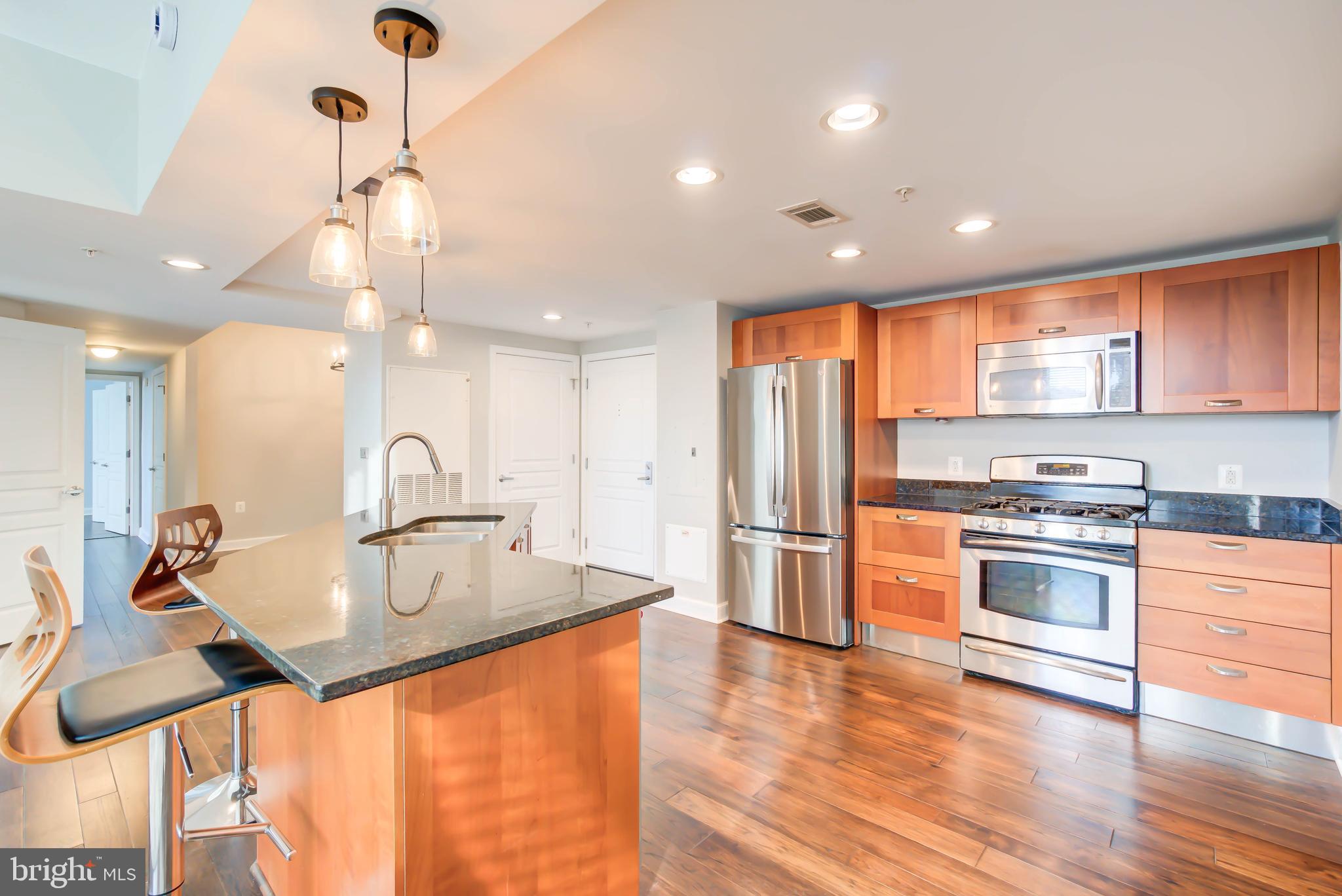 MIDTOWN ALEXANDRIA STATION CONDOMINIUM - Residential Lease