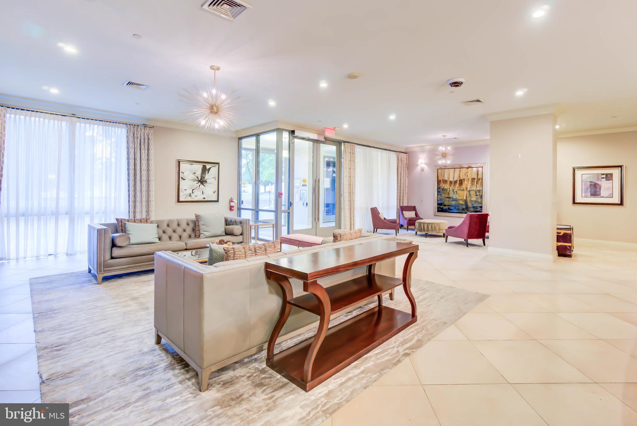 MIDTOWN ALEXANDRIA STATION CONDOMINIUM - Residential Lease