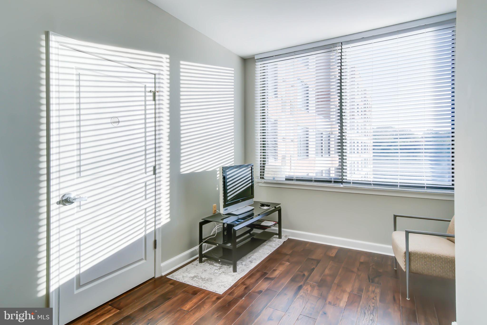 MIDTOWN ALEXANDRIA STATION CONDOMINIUM - Residential Lease