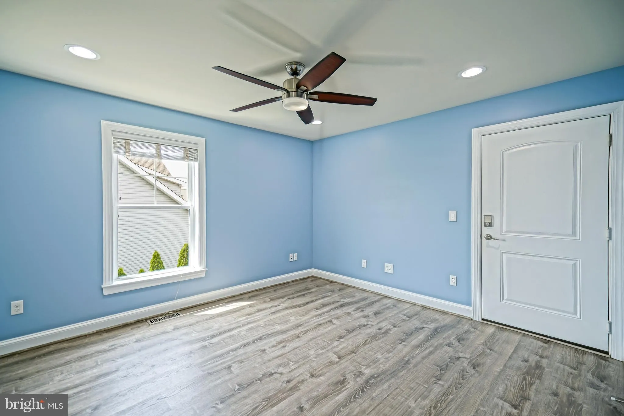 Lewes, Delaware 19958, United States, 5 Bedrooms Bedrooms, ,3 BathroomsBathrooms,Residential,Active,121642