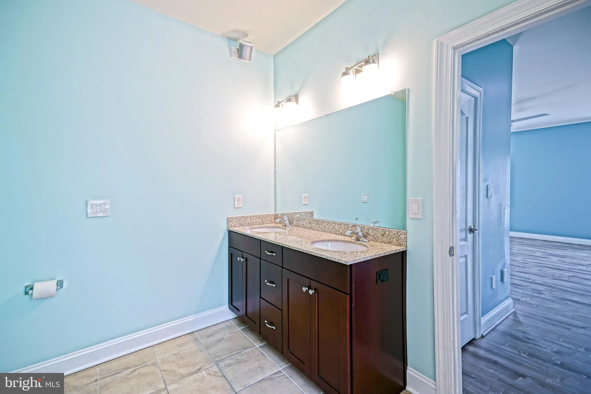 Lewes, Delaware 19958, United States, 5 Bedrooms Bedrooms, ,3 BathroomsBathrooms,Residential,Active,121642