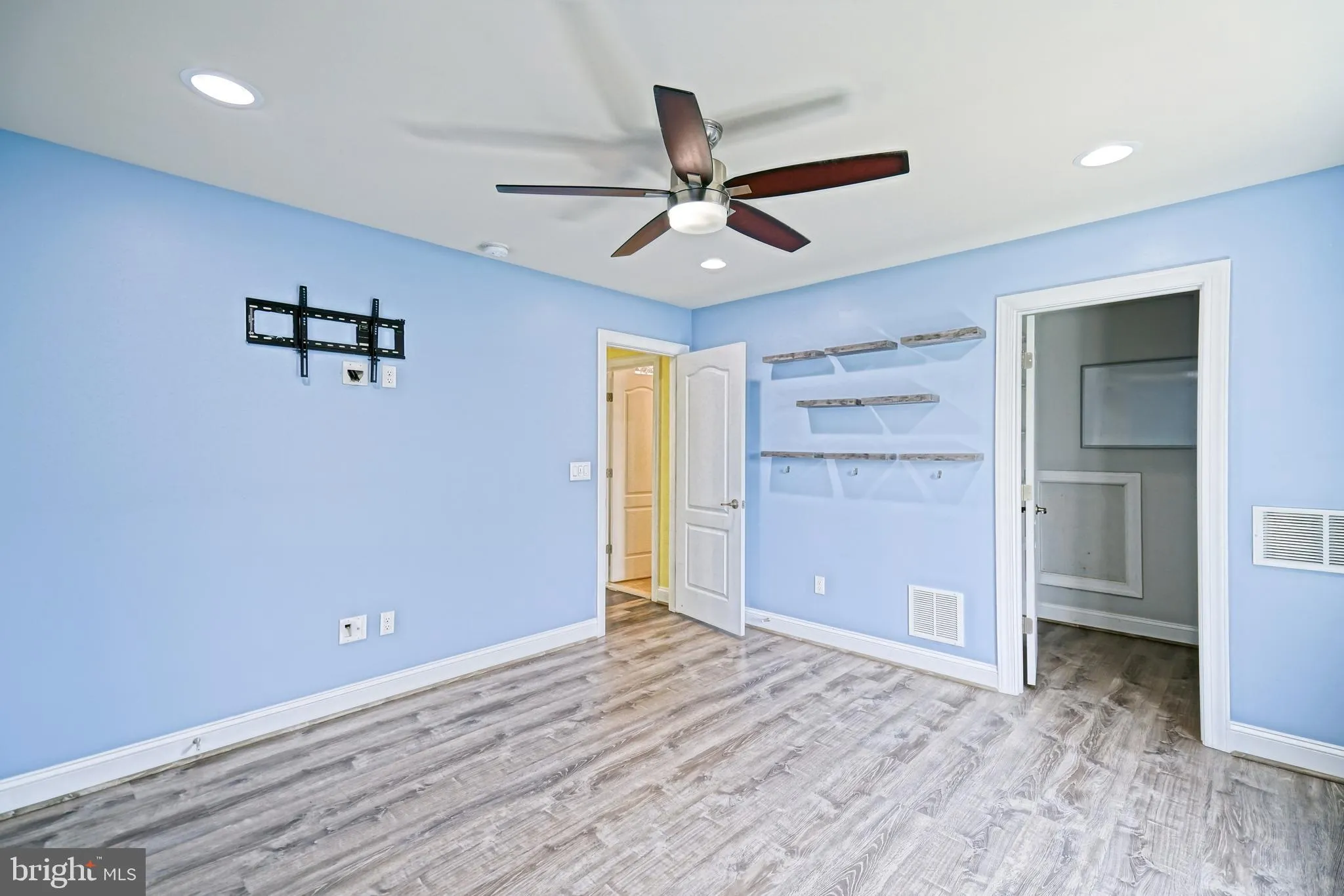 Lewes, Delaware 19958, United States, 5 Bedrooms Bedrooms, ,3 BathroomsBathrooms,Residential,Active,121642