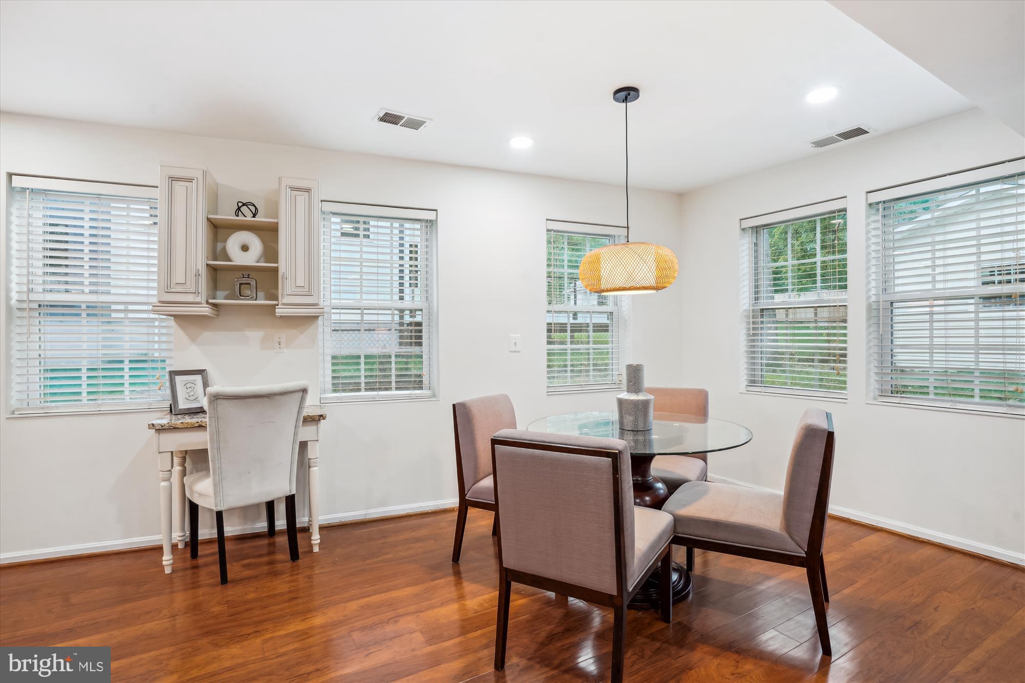 VIENNA WOODS - Residential Lease