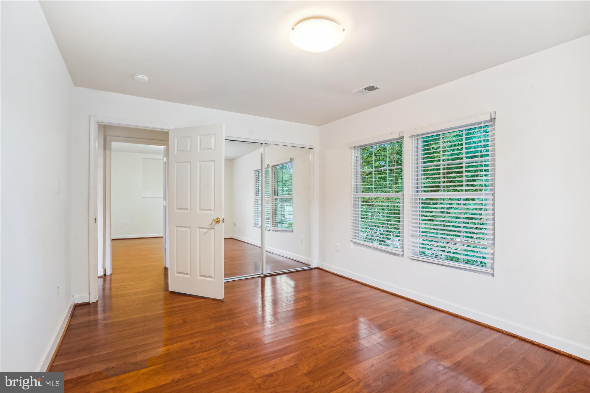 VIENNA WOODS - Residential Lease