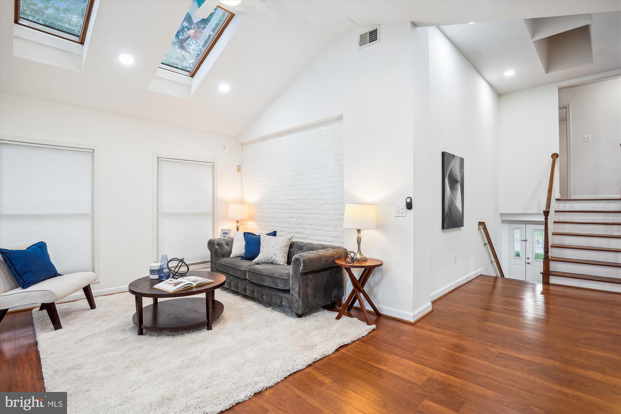 VIENNA WOODS - Residential Lease