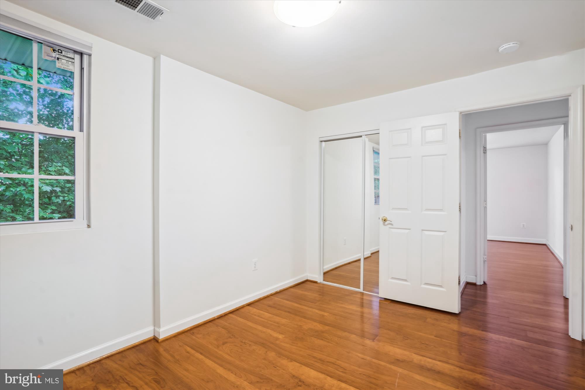 VIENNA WOODS - Residential Lease