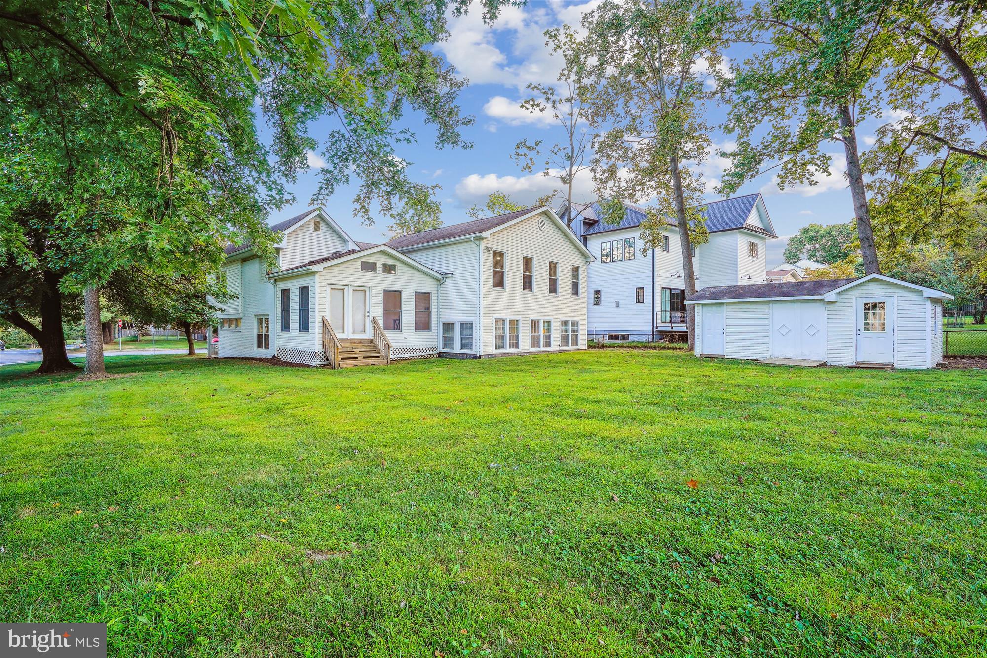 VIENNA WOODS - Residential Lease