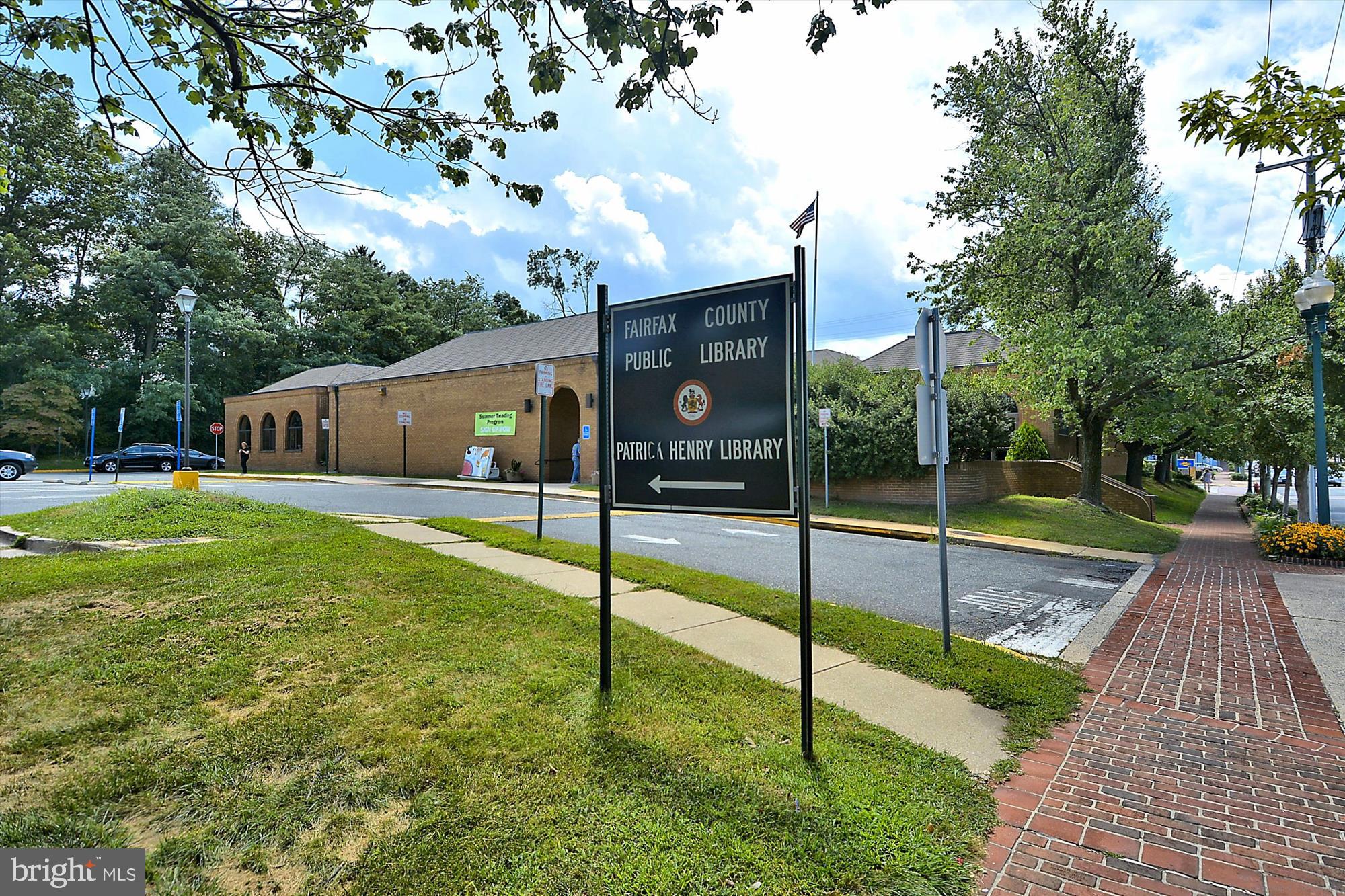 VIENNA WOODS - Residential Lease