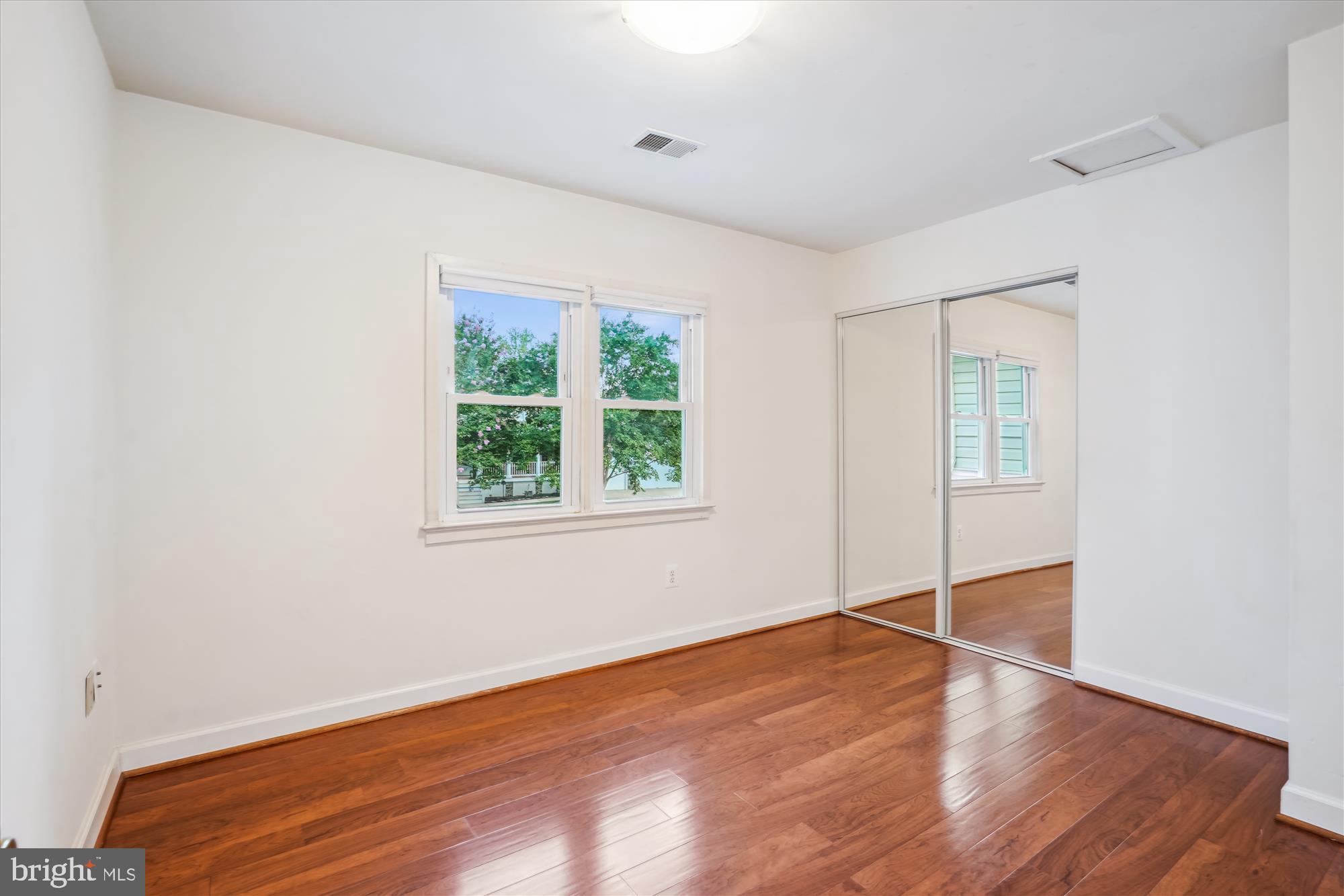 VIENNA WOODS - Residential Lease