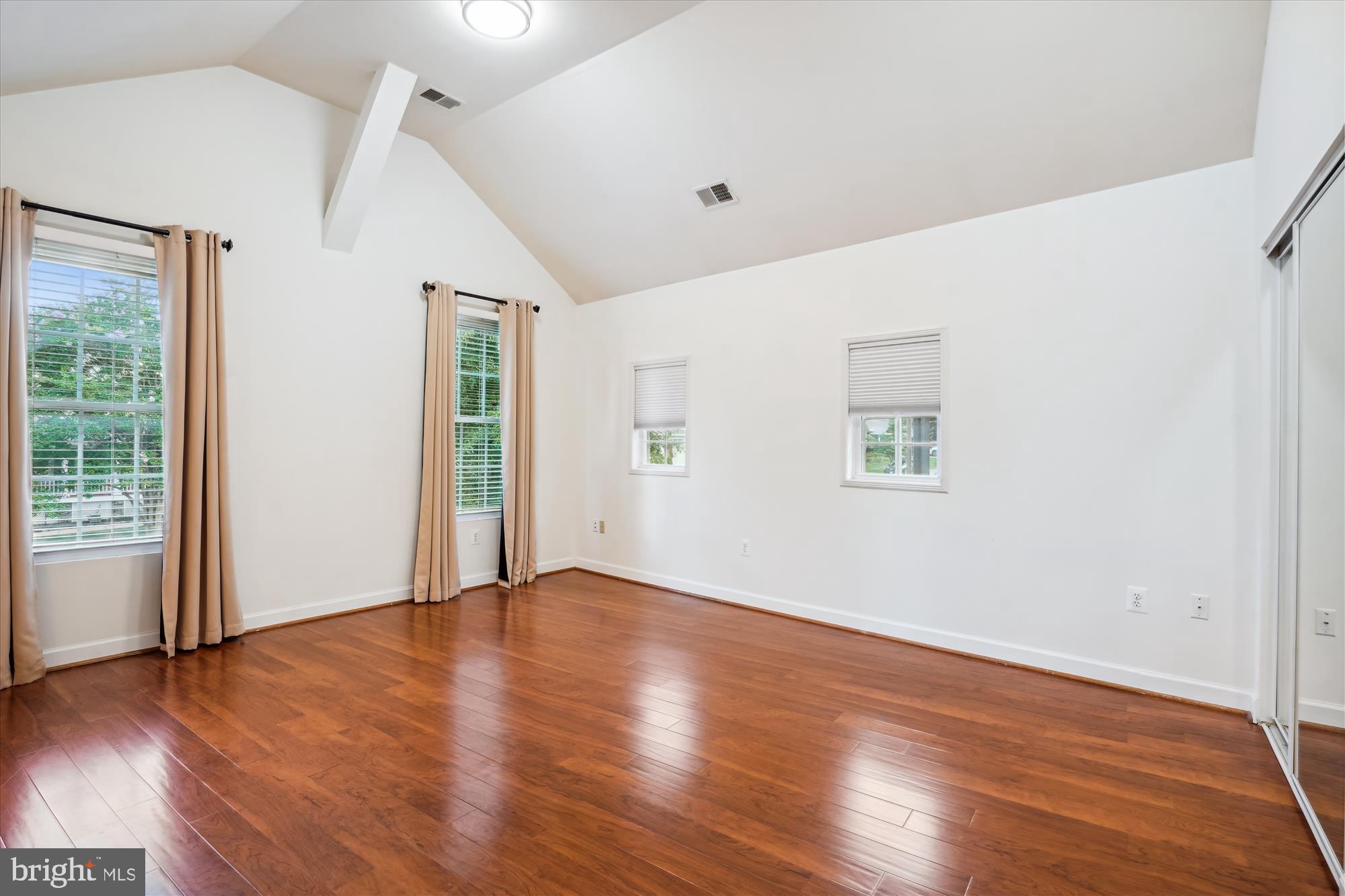 VIENNA WOODS - Residential Lease