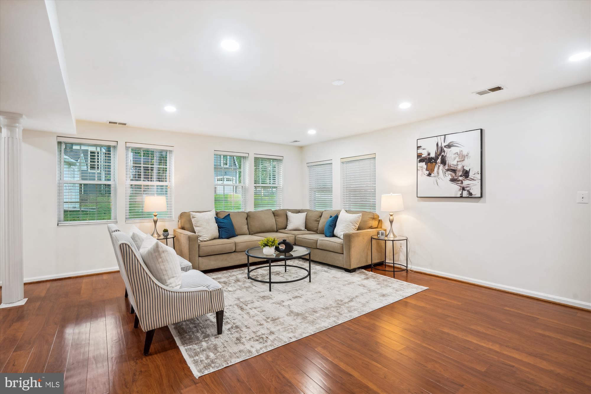 VIENNA WOODS - Residential Lease