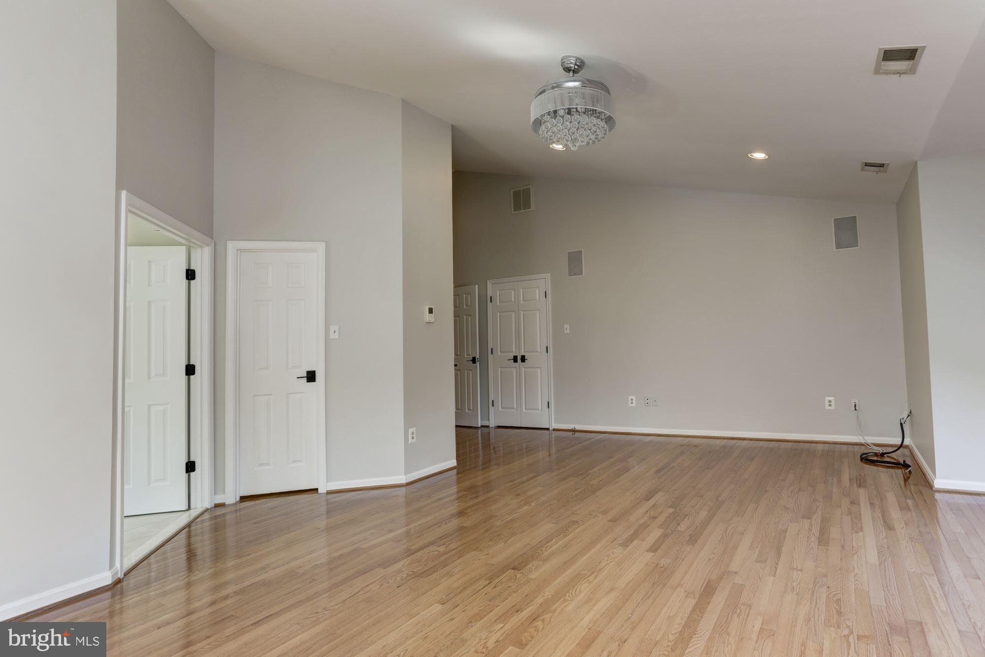 VILLAGE OF HICKORY RIDGE - Residential