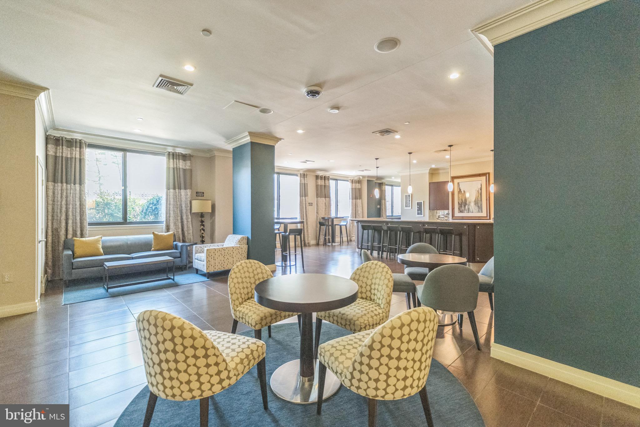 MIDTOWN ALEXANDRIA STATION CONDOMINIUM - Residential Lease