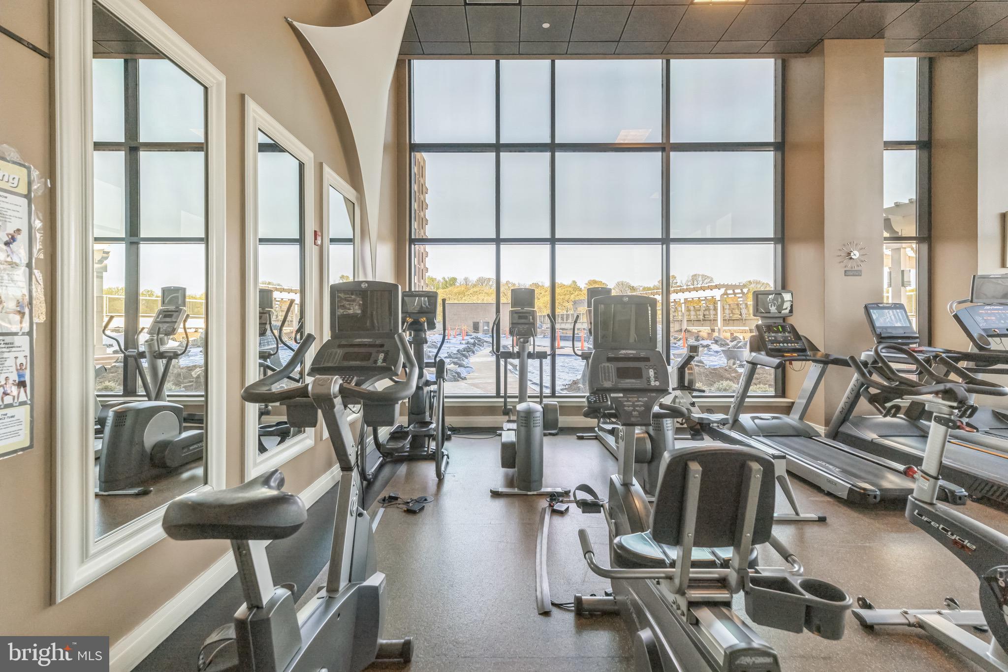 MIDTOWN ALEXANDRIA STATION CONDOMINIUM - Residential Lease