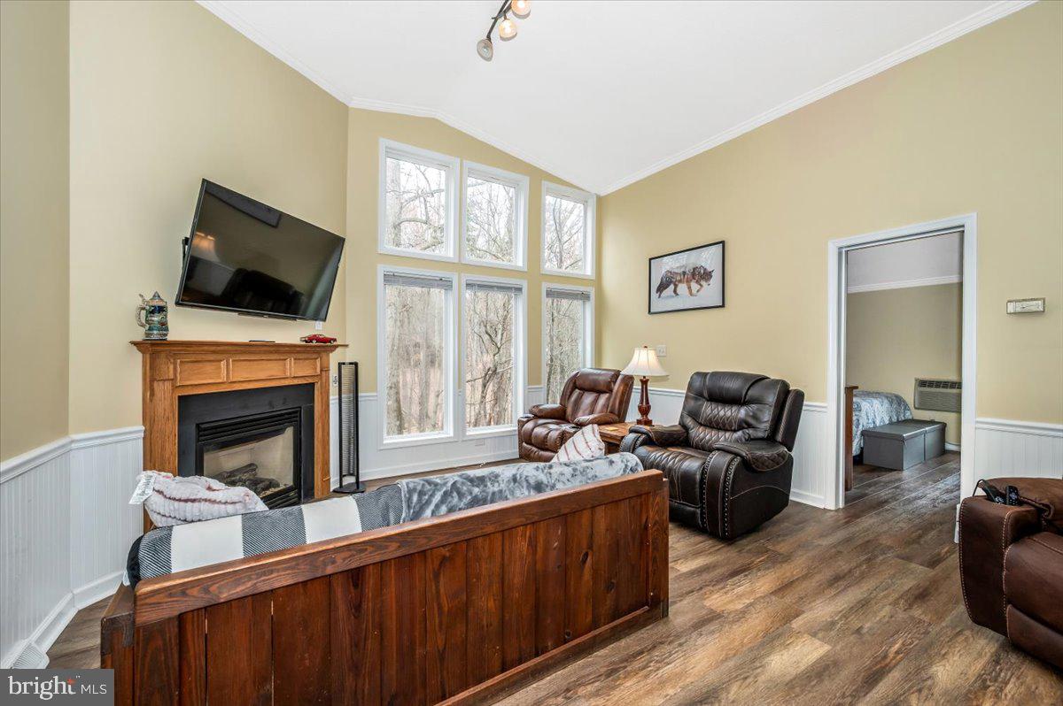 THE WOODS - Residential