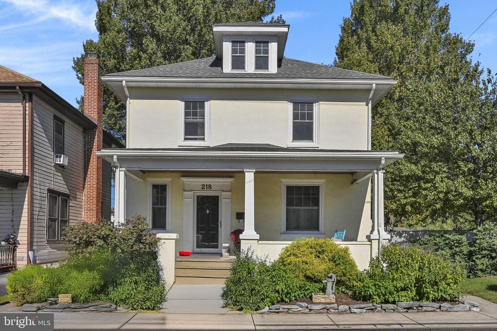Photo of 218 W Ferdinand Street, MANHEIM, PA 17545 (MLS # PALA2077512)