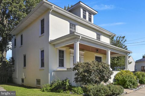 Photo of 218 W Ferdinand Street, MANHEIM, PA 17545 (MLS # PALA2077512)