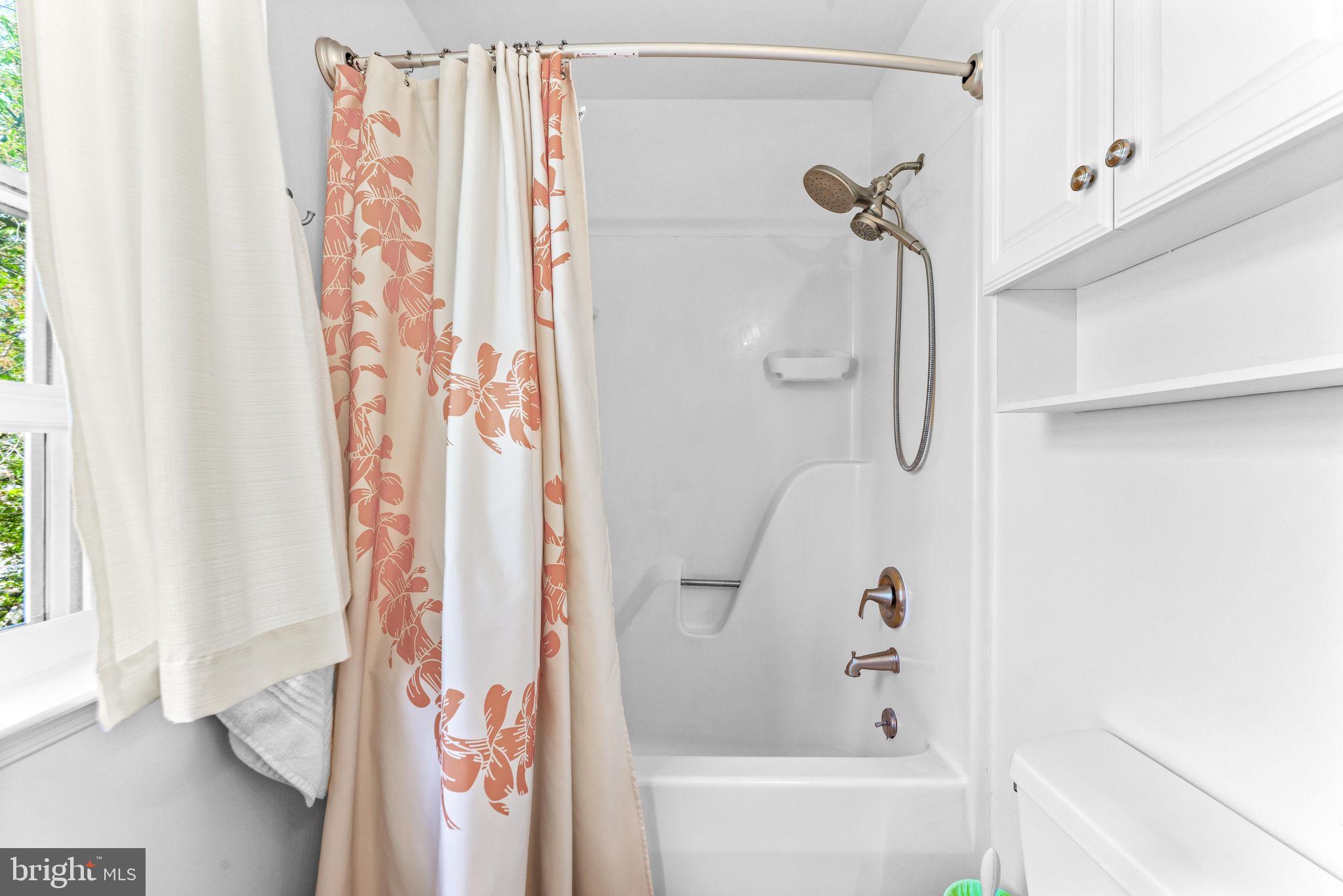 FOX CHASE - Residential